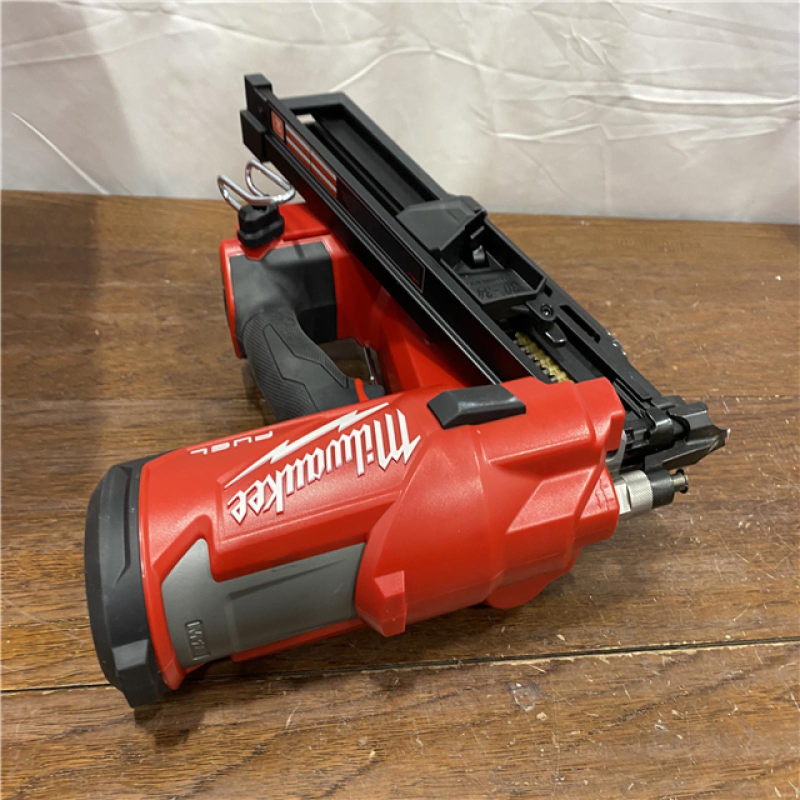 AS-ISMilwaukee M18 FUEL 30 Degree Framing Nailer