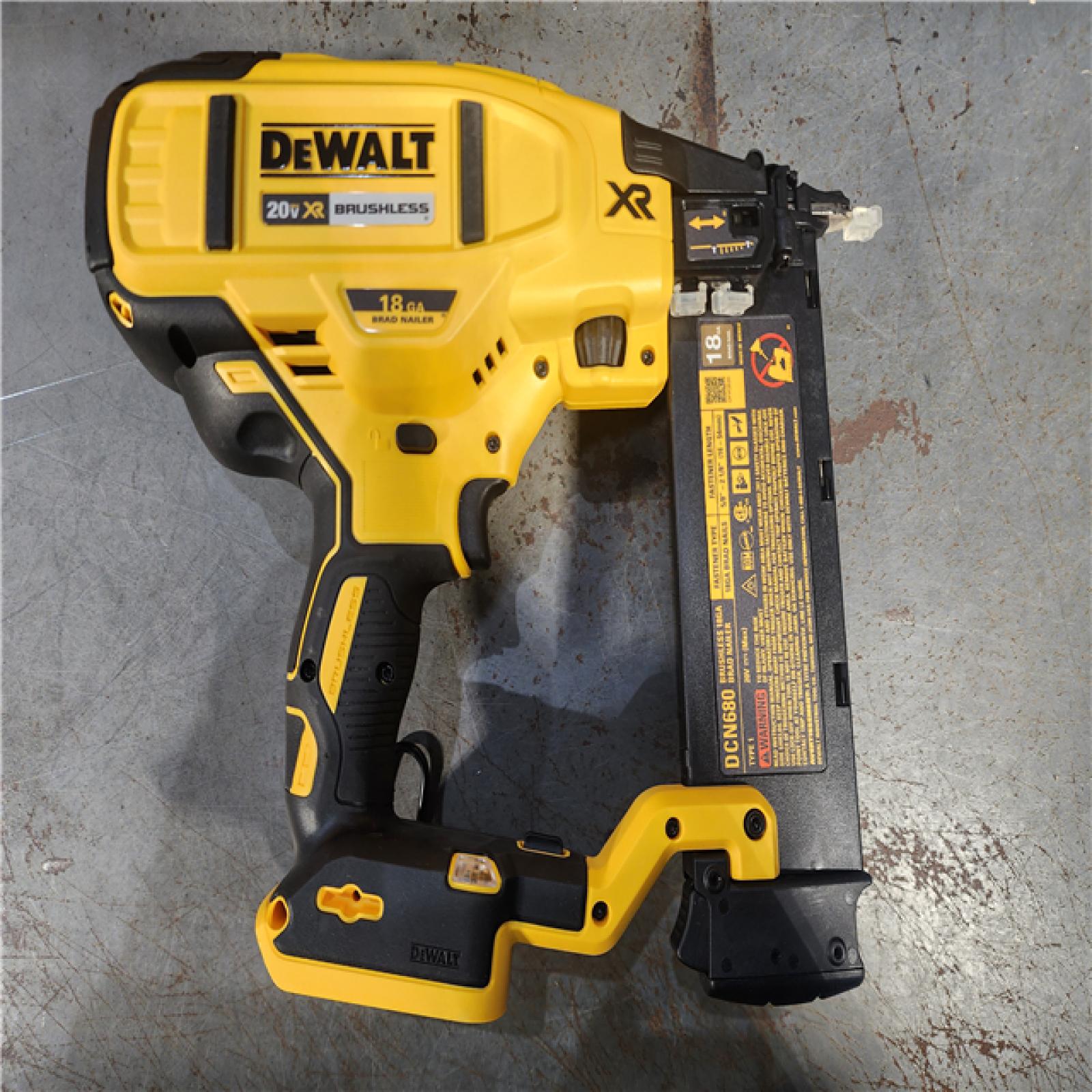 HOUSTON LOCATION - AS-IS DEWALT 20V MAX XR 18 Gauge Brad Nailer Kit