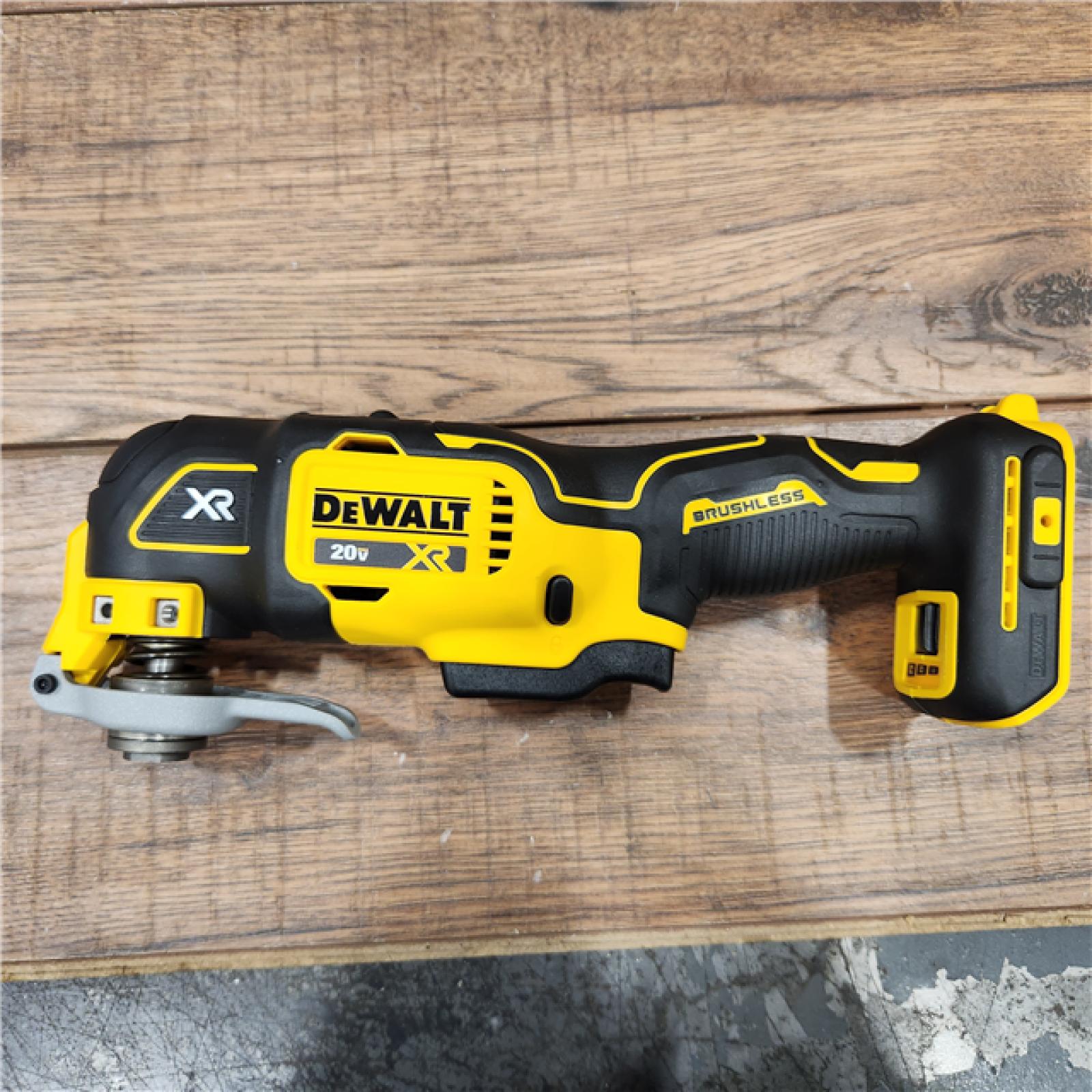 AS-IS 20V MAX XR Cordless Brushless 3-Speed Oscillating Multi Tool with (1) 20V 1.5Ah Battery and Charger