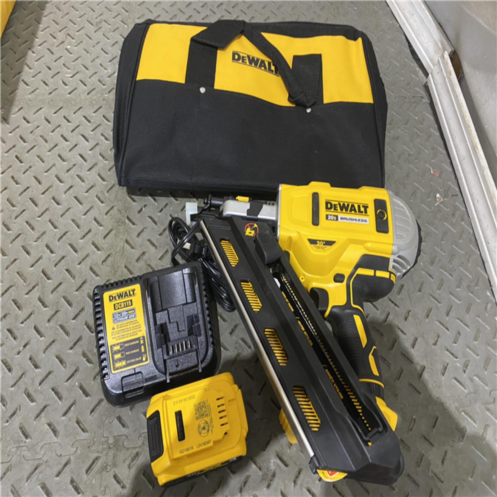 Houston location AS-IS Dewalt 20V Li-Ion Cordless Brushless 2-Speed 30Â° Paper Collated Framing Nailer Kit DCN692M1