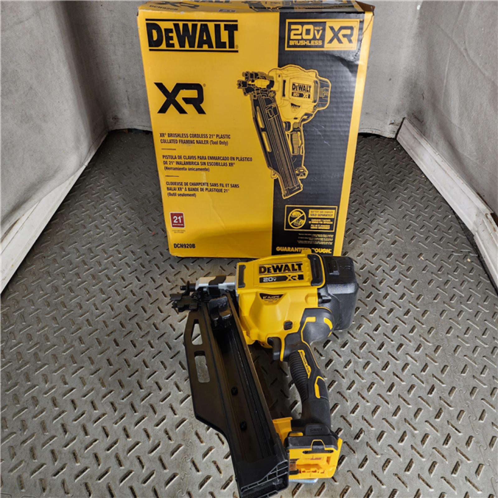 HOUSTON LOCATIN - AS-IS 20-Volt 21° Cordless Framing Nailer (Tool-Only)