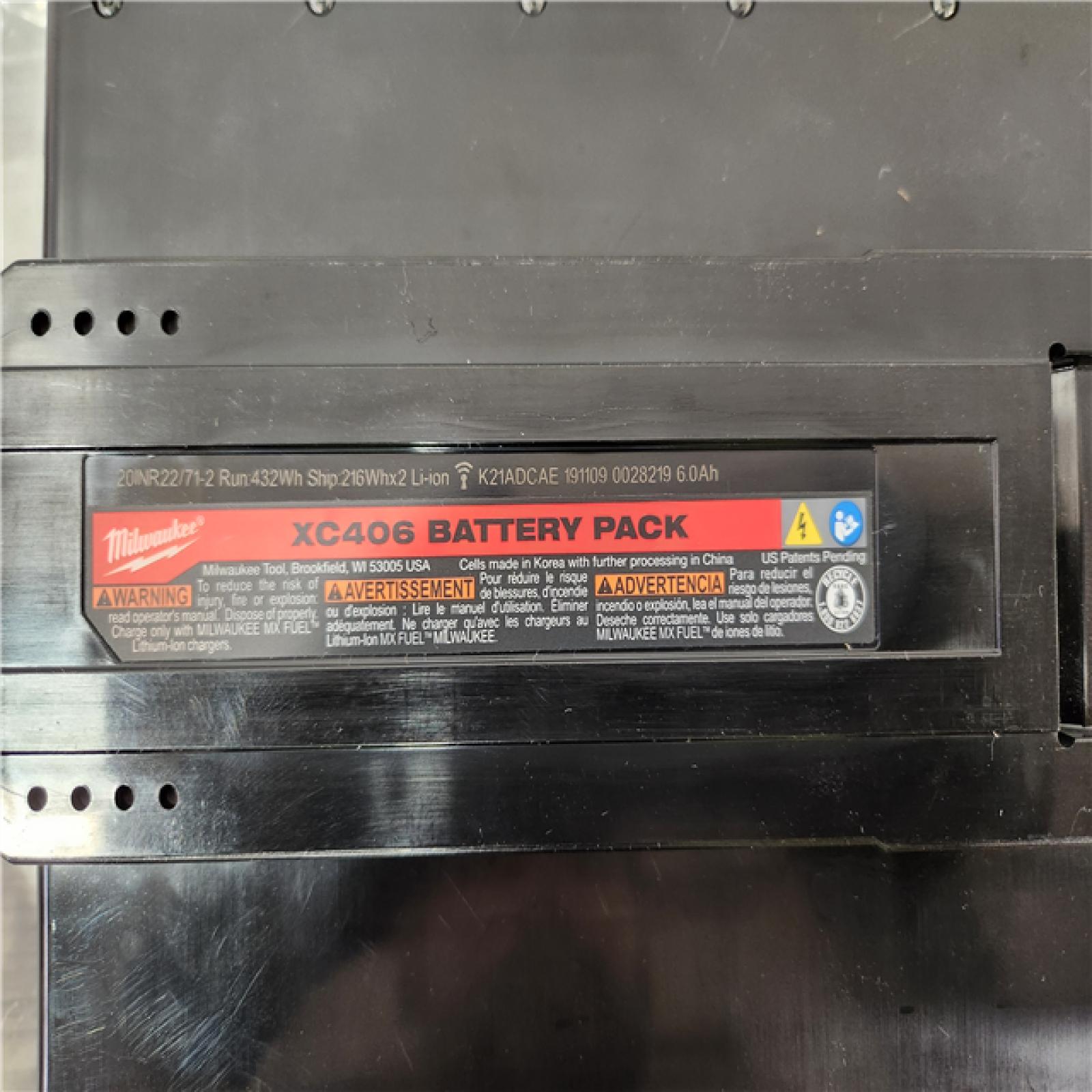 Phoenix Location Milwaukee MX FUEL REDLITHIUM FORGE HD12.0 Battery Pack With Charger