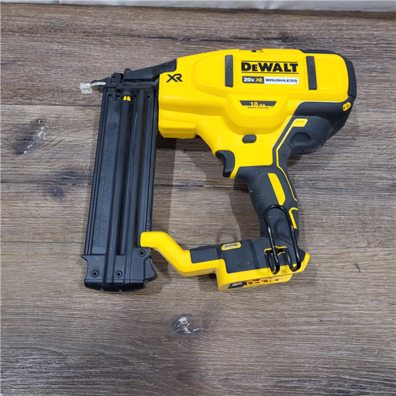 AS-IS DEWALT 20V MAX XR 18 Gauge Brad Nailer Kit