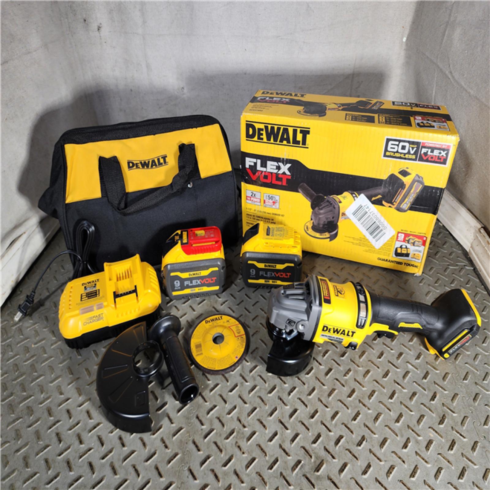 HOUSTON LOCATION - AS-IS (APPEARS LIKE NEW) DeWalt Flexvolt 60V Max Cordless Grinder  4.5 in; 6 in  Kit  1 KT (115-DCG418X2)