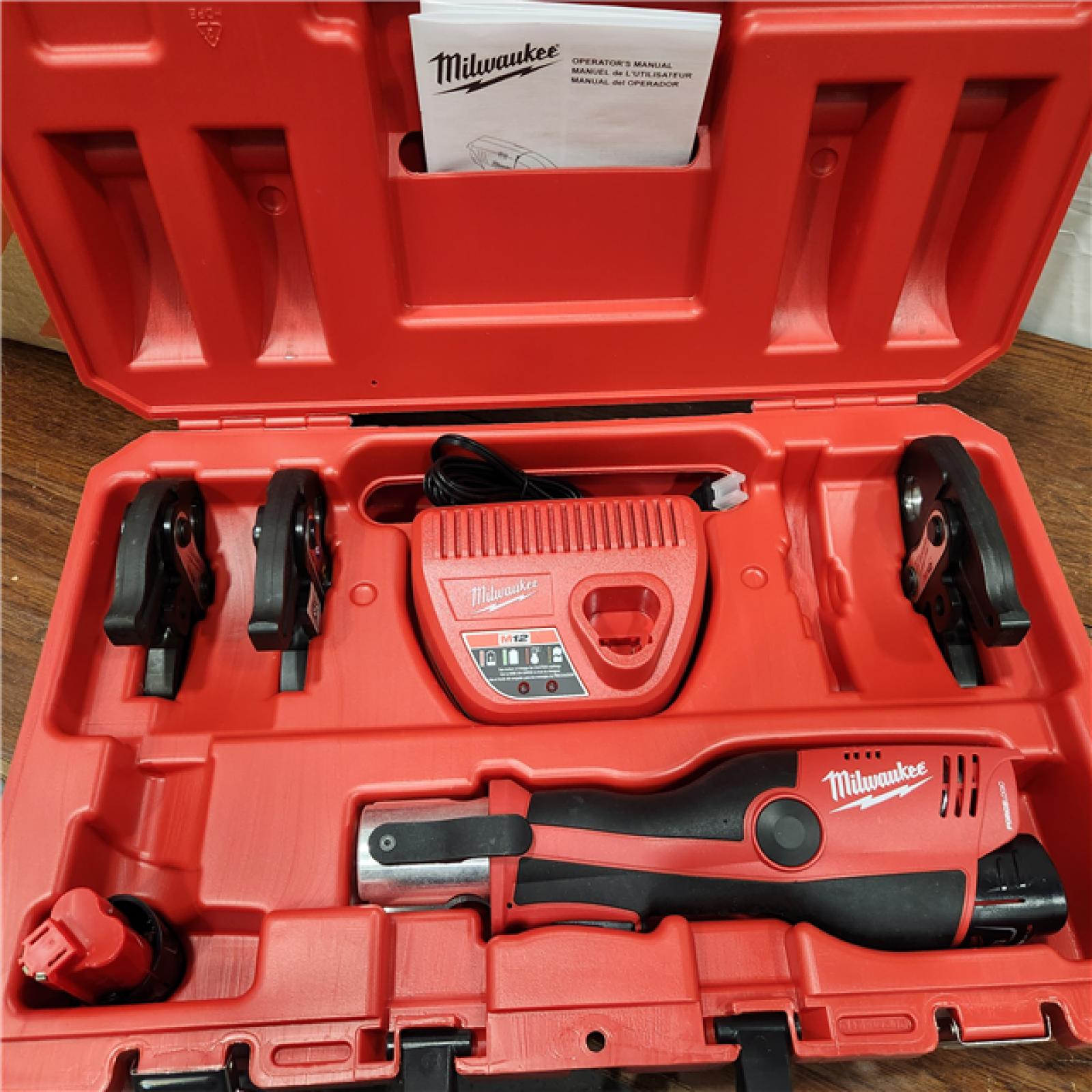 AS-IS Milwaukee M12 Force Logic Press Tool 1/2 in. to 1 in. Kit