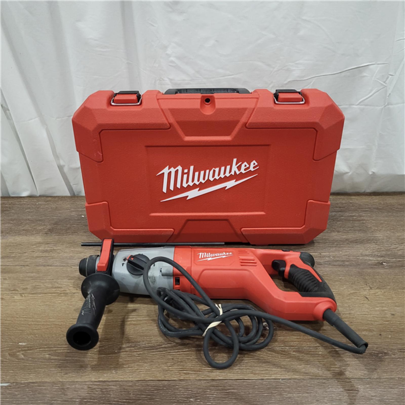 AS-IS Milwaukee 1 in. SDS Plus D-Handle Rotary Handle w/ Case