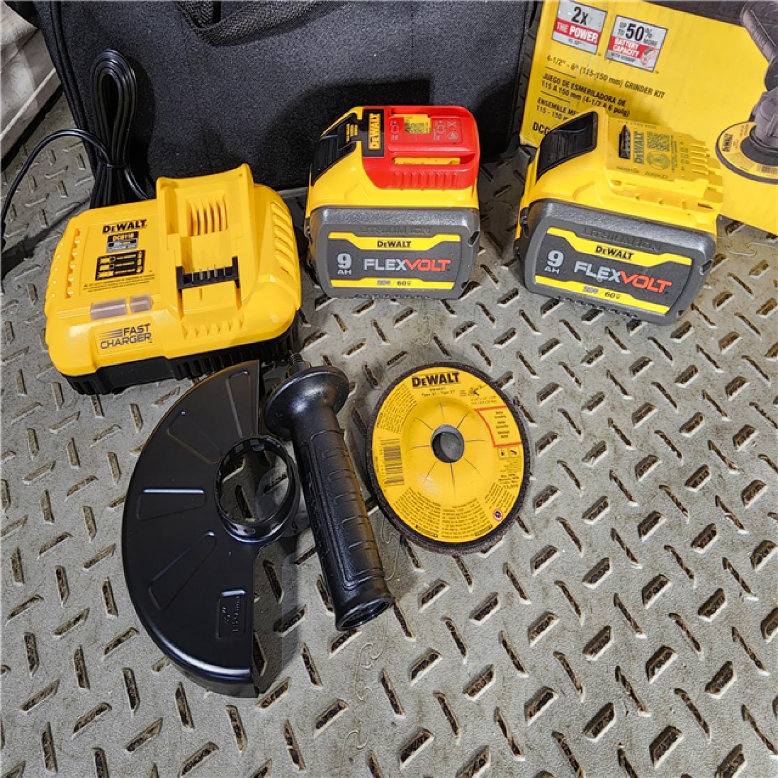 HOUSTON LOCATION - AS-IS (APPEARS LIKE NEW) DeWalt Flexvolt 60V Max Cordless Grinder  4.5 in; 6 in  Kit  1 KT (115-DCG418X2)