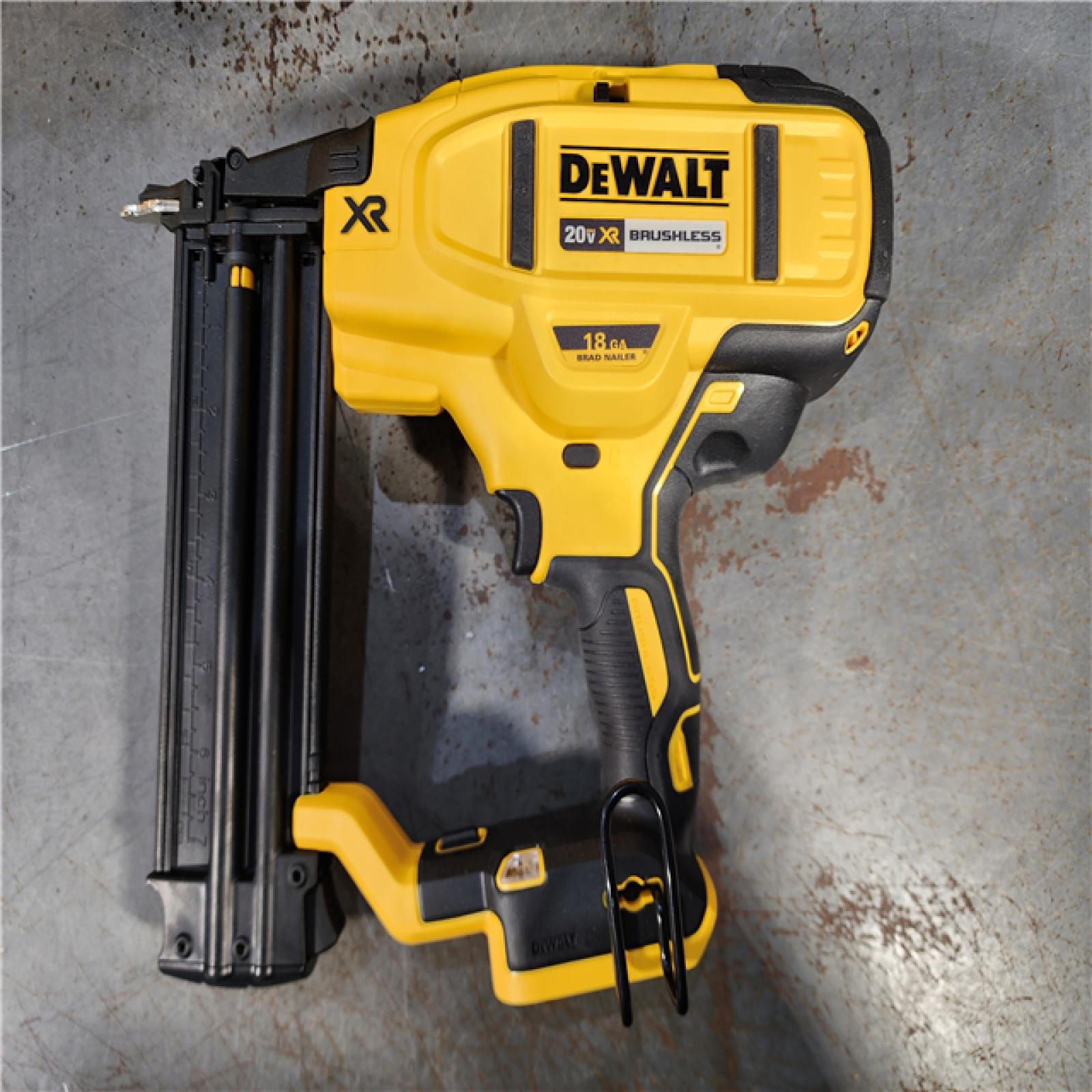 HOUSTON LOCATION - AS-IS DEWALT 20V MAX XR 18 Gauge Brad Nailer Kit