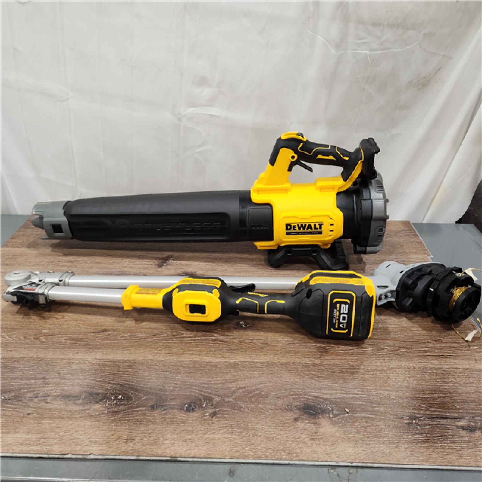 AS-IS DEWALT DCKO222M1 20V MAX Trimmer & Blower Kit