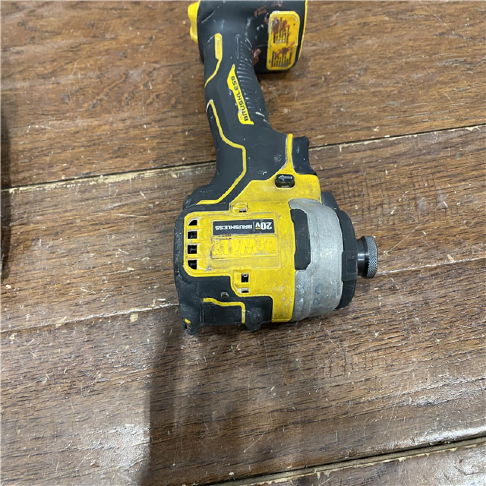 AS-ISDEWALT ATOMIC 20V MAX* Brushless Cordless Compact 1/4 in. Impact Driver Kit