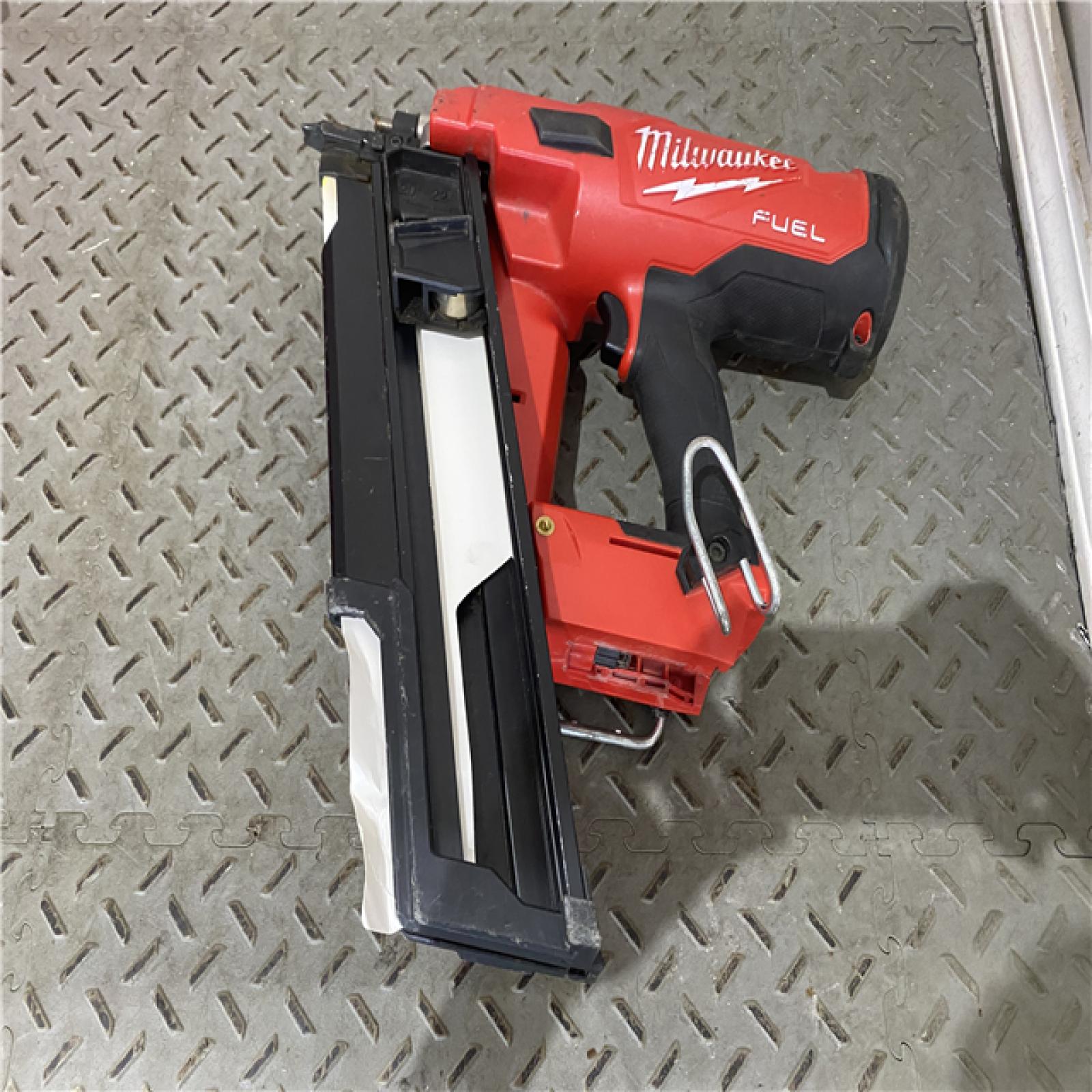 Houston location AS-IS Milwaukee 2744-20 M18 FUEL 21-Degree Cordless Framing Nailer (Tool Only)