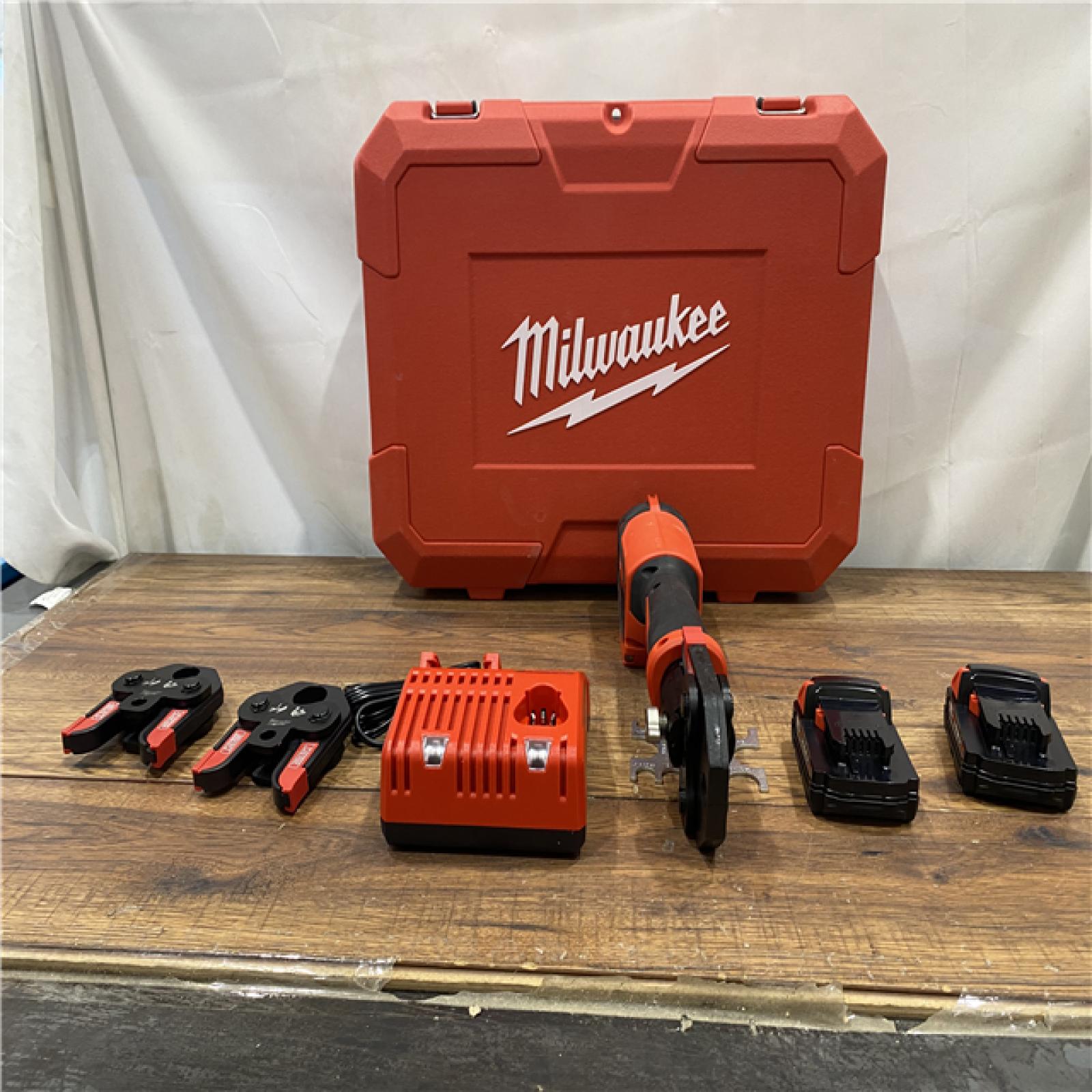 AS IS M18 18V Lithium-Ion Cordless Short Throw Press Tool Kit with 3 PEX Crimp Jaws (2) 2.0 Ah Batteries and Charger