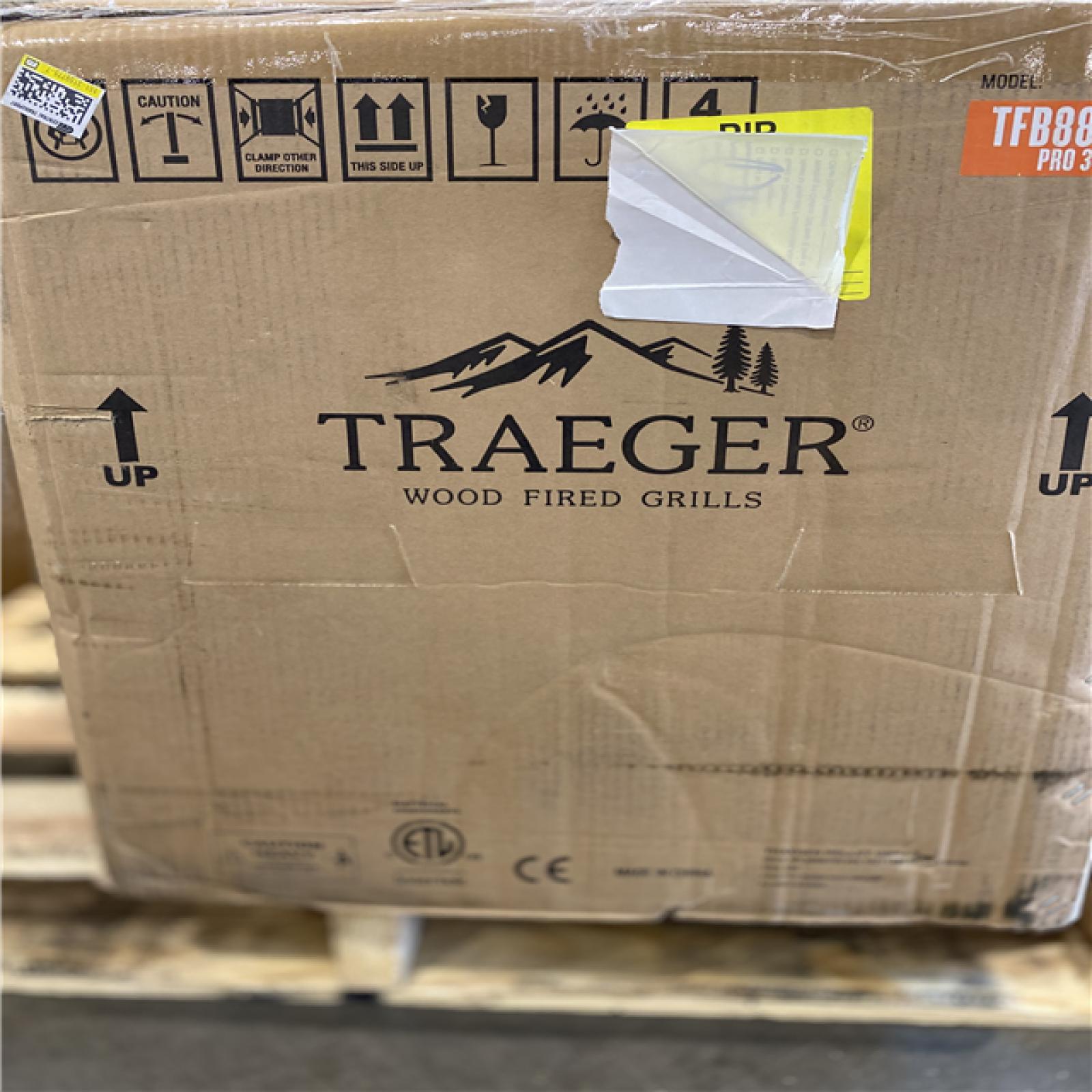 DALLAS LOCATION -AS-IS Traeger Pro Series 34 Pellet Grill in Bronze