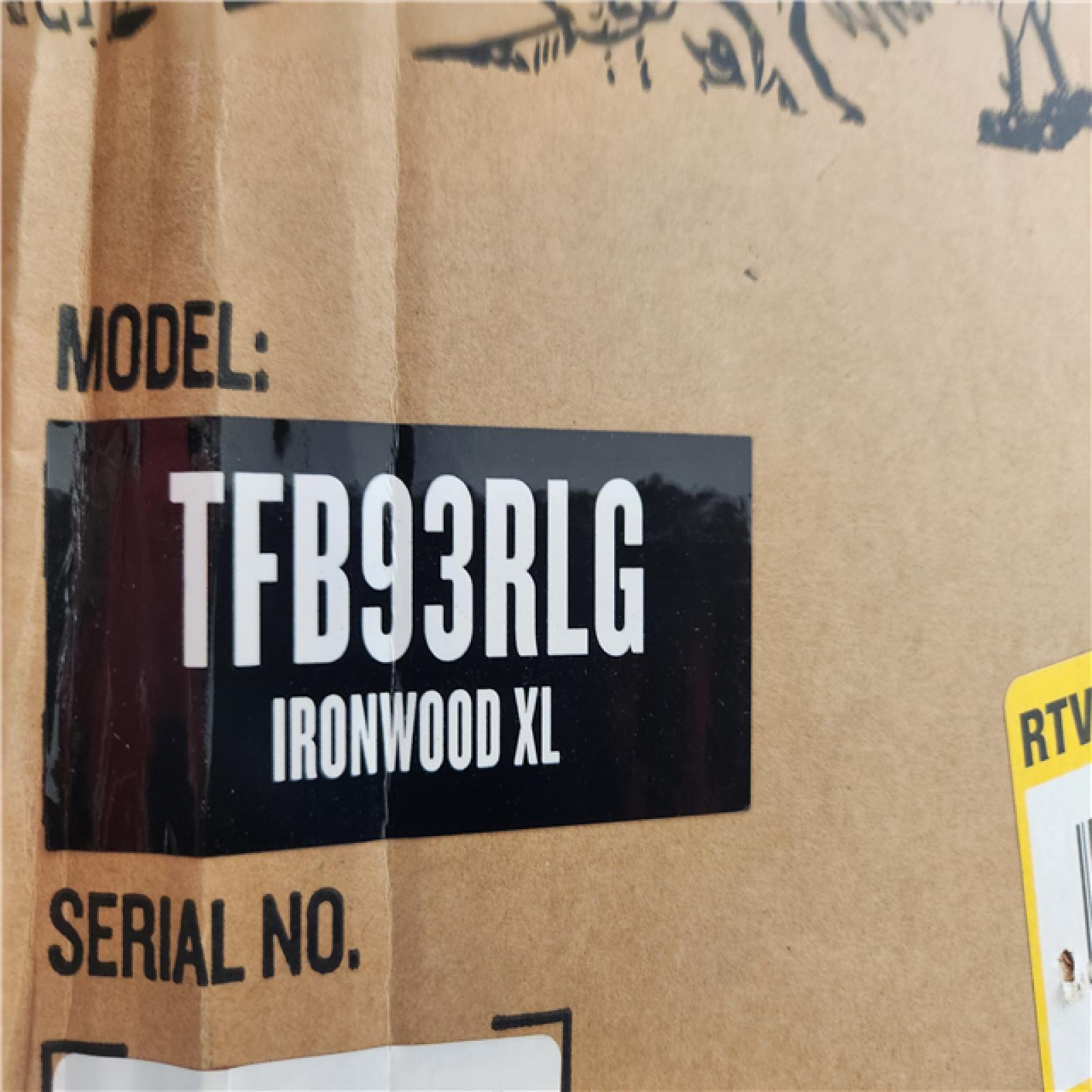 Phoenix Location Appears NEW Traeger Ironwood XL Wi-Fi Pellet Grill and Smoker in Black TFB93RLG