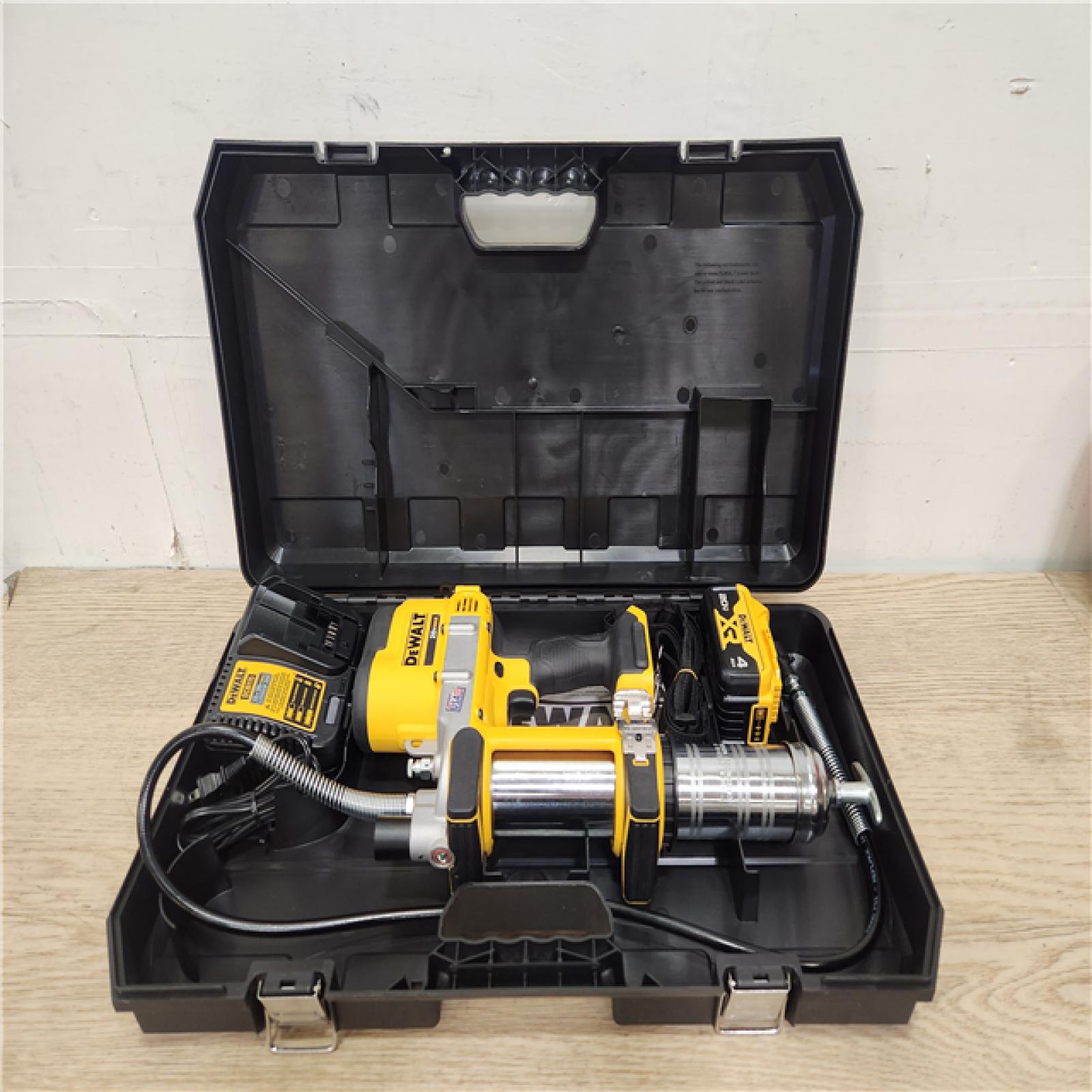 Phoenix Location DEWALT 20V MAX Cordless 10,000 PSI Variable Speed Grease Gun and (1) 20V MAX Premium Lithium-Ion 4.0Ah Battery