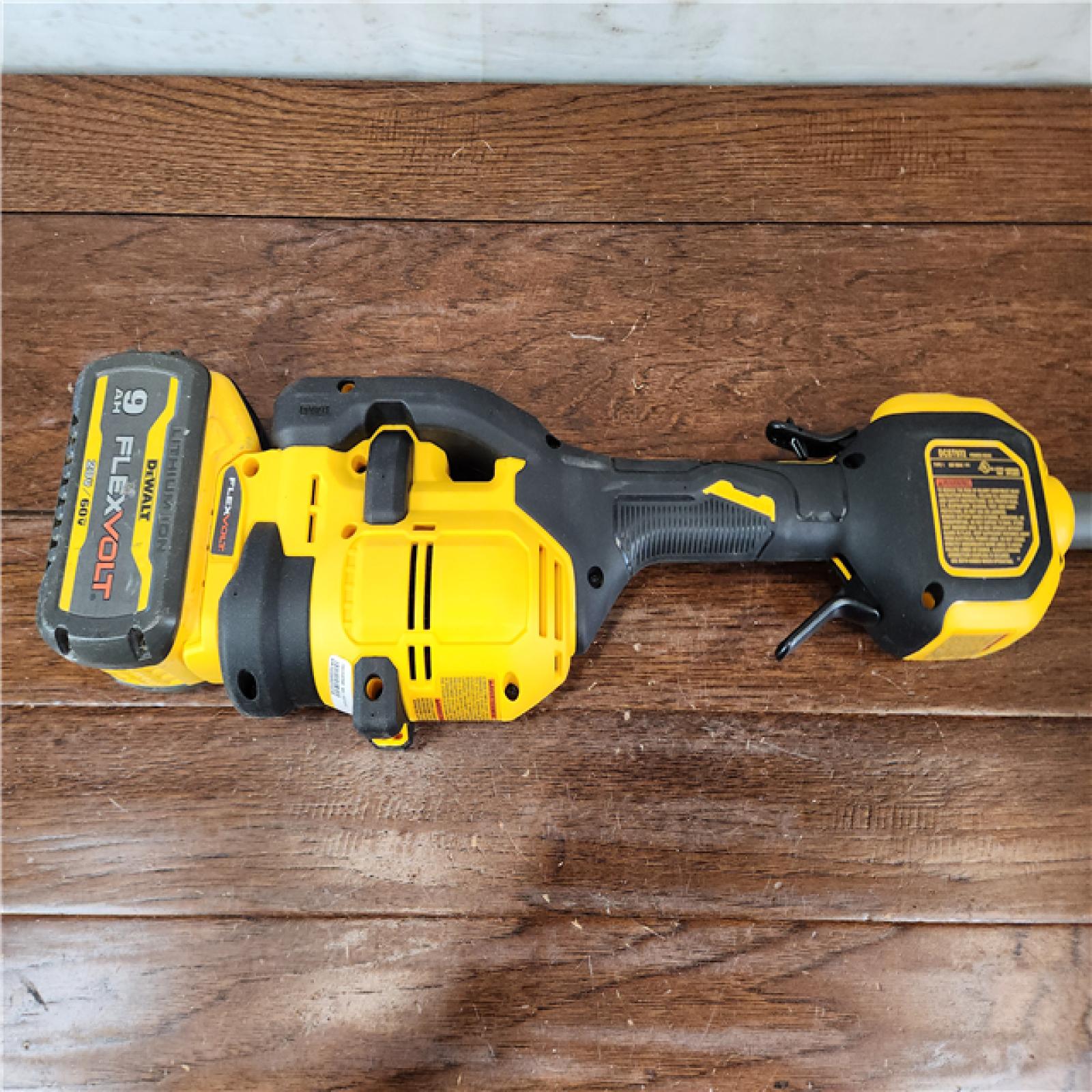 AS-IS DEWALT FLEXVOLT 60V MAX Brushless Cordless Attachment Capable 17 in. Trimmer Kit