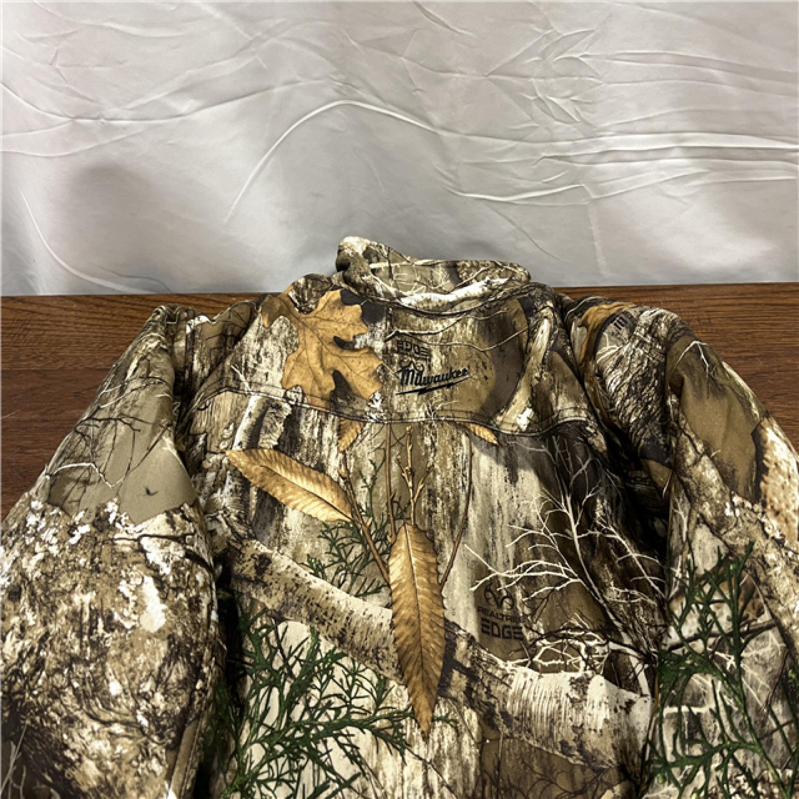 AS--IS Men's Large M12 12-Volt Lithium-Ion Cordless Quiet Shell Camo Heated Jacket with (1) 3.0 Ah Battery and Charger