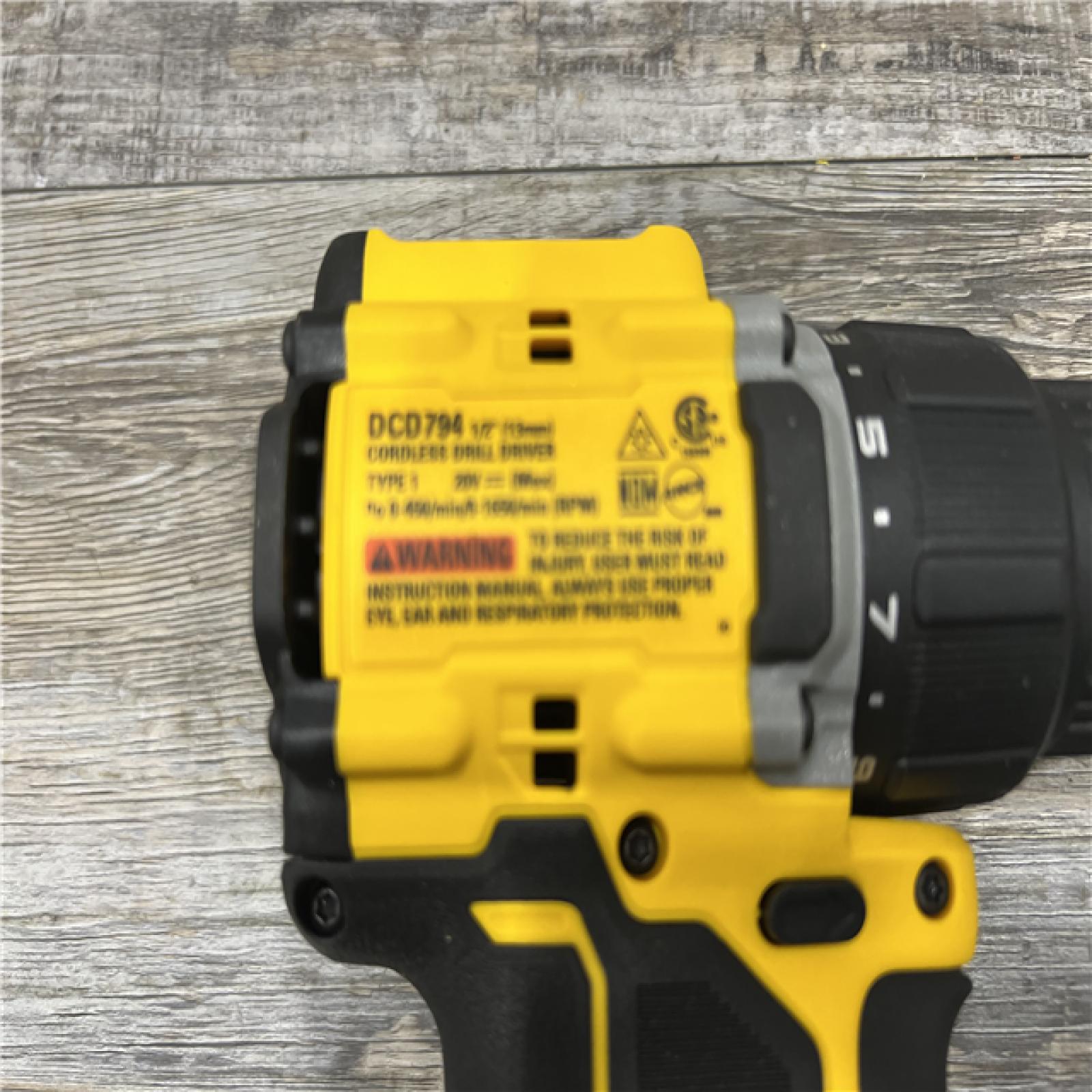 AS-IS DeWalt ATOMIC COMPACT SERIESâ„¢ 20V MAX* Brushless Cordless 1/2 in. Drill/Driver