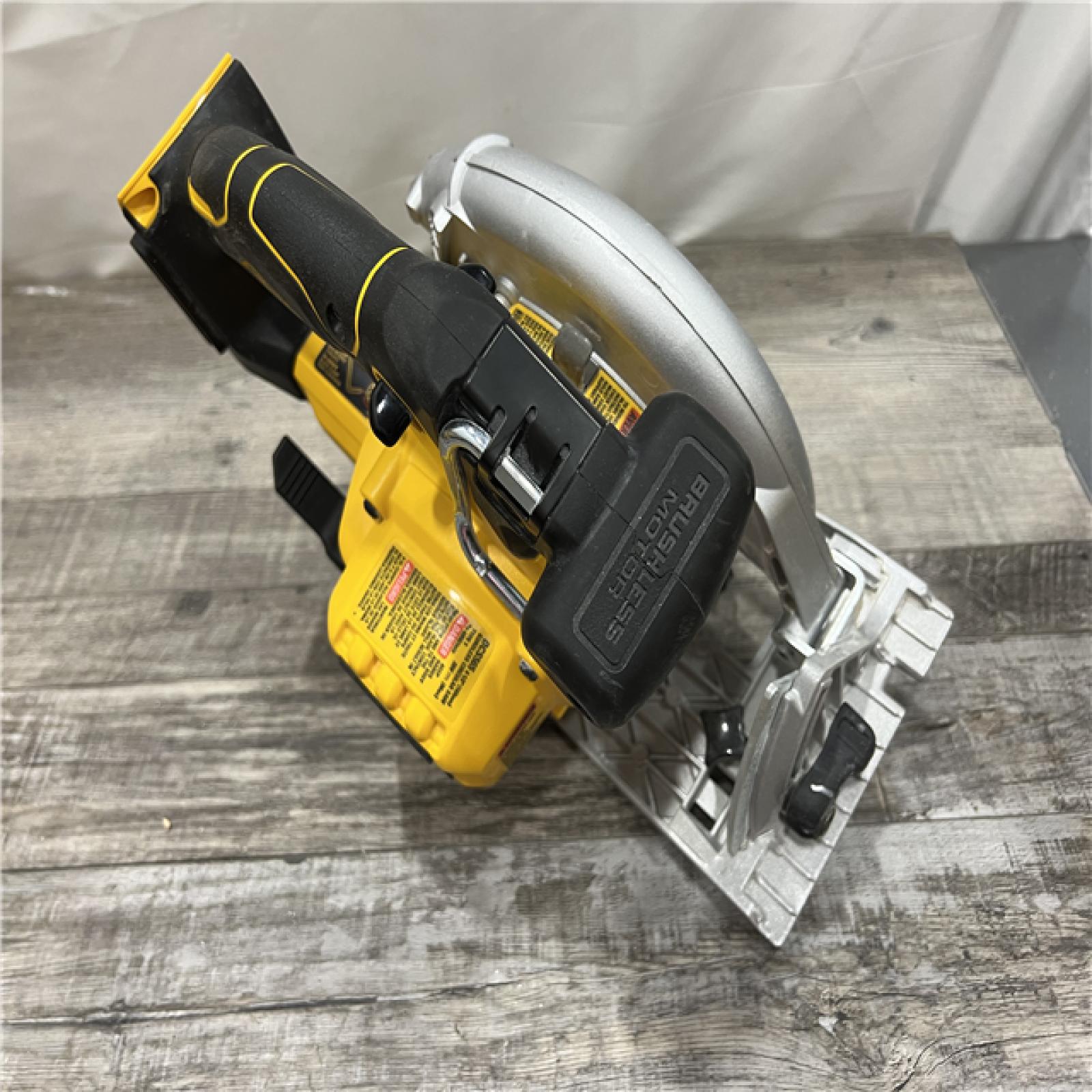 AS-IS DeWALT DCS565B 20V Max Brushless 6.5   Cordless Circular Saw