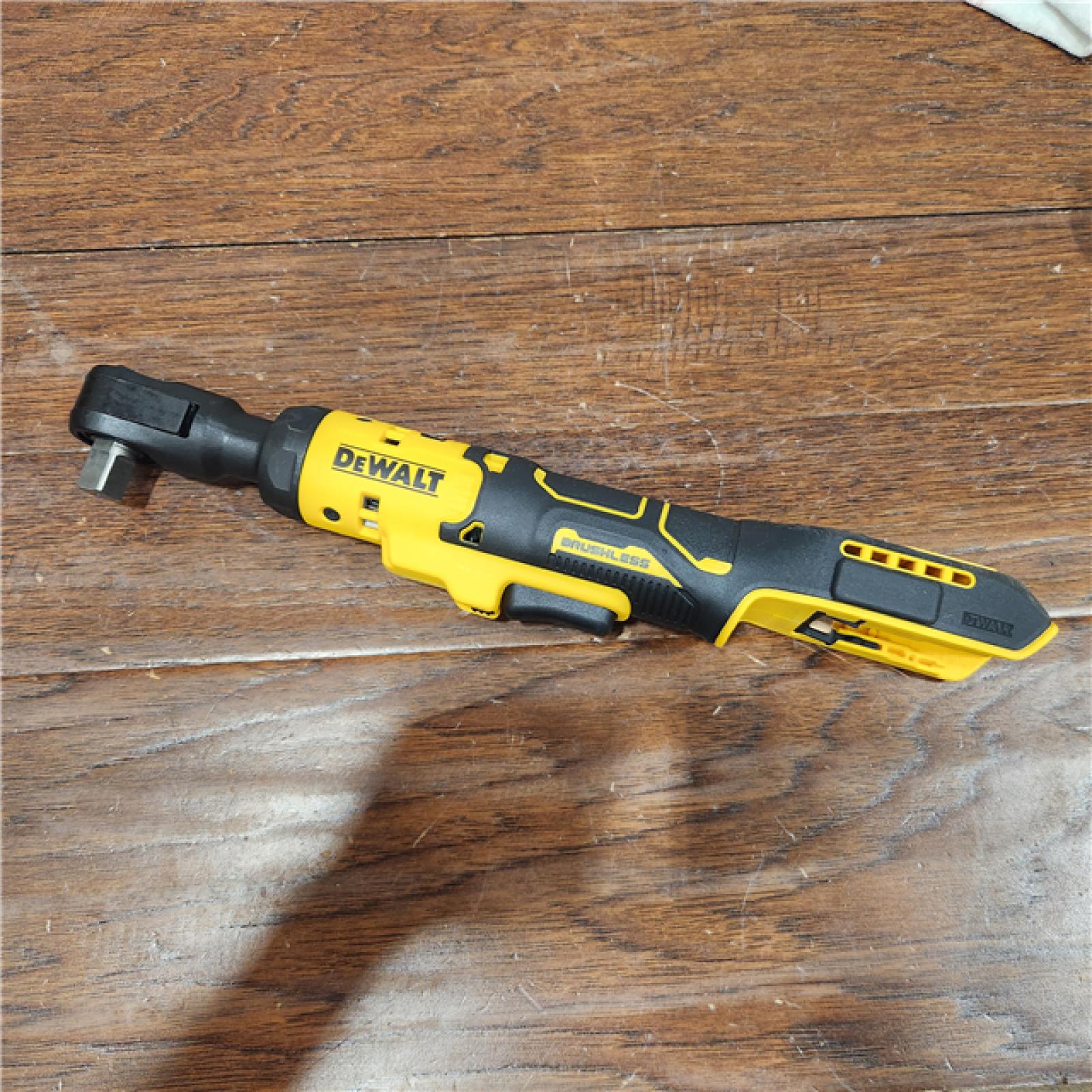 NEW DeWalt DCF512 18v XR Cordless 1/2 Drive Open Head Ratchet Wrench 1 X 2ah Li-ion Charger Bag