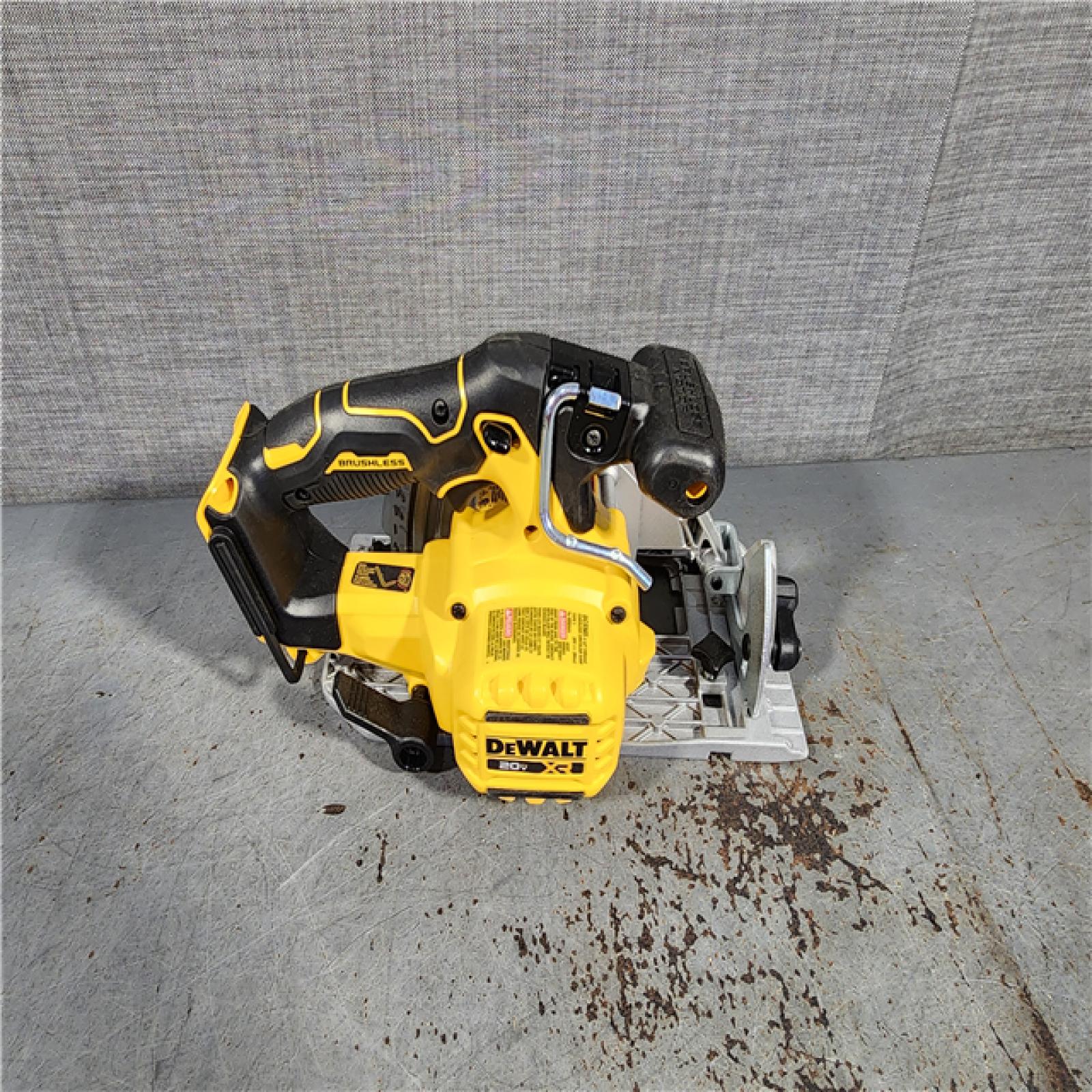 HOUSTON LOCATION - AS-IS DeWALT DCS565B 20V Max Brushless 6.5   Cordless Circular Saw (TOOL ONLY)