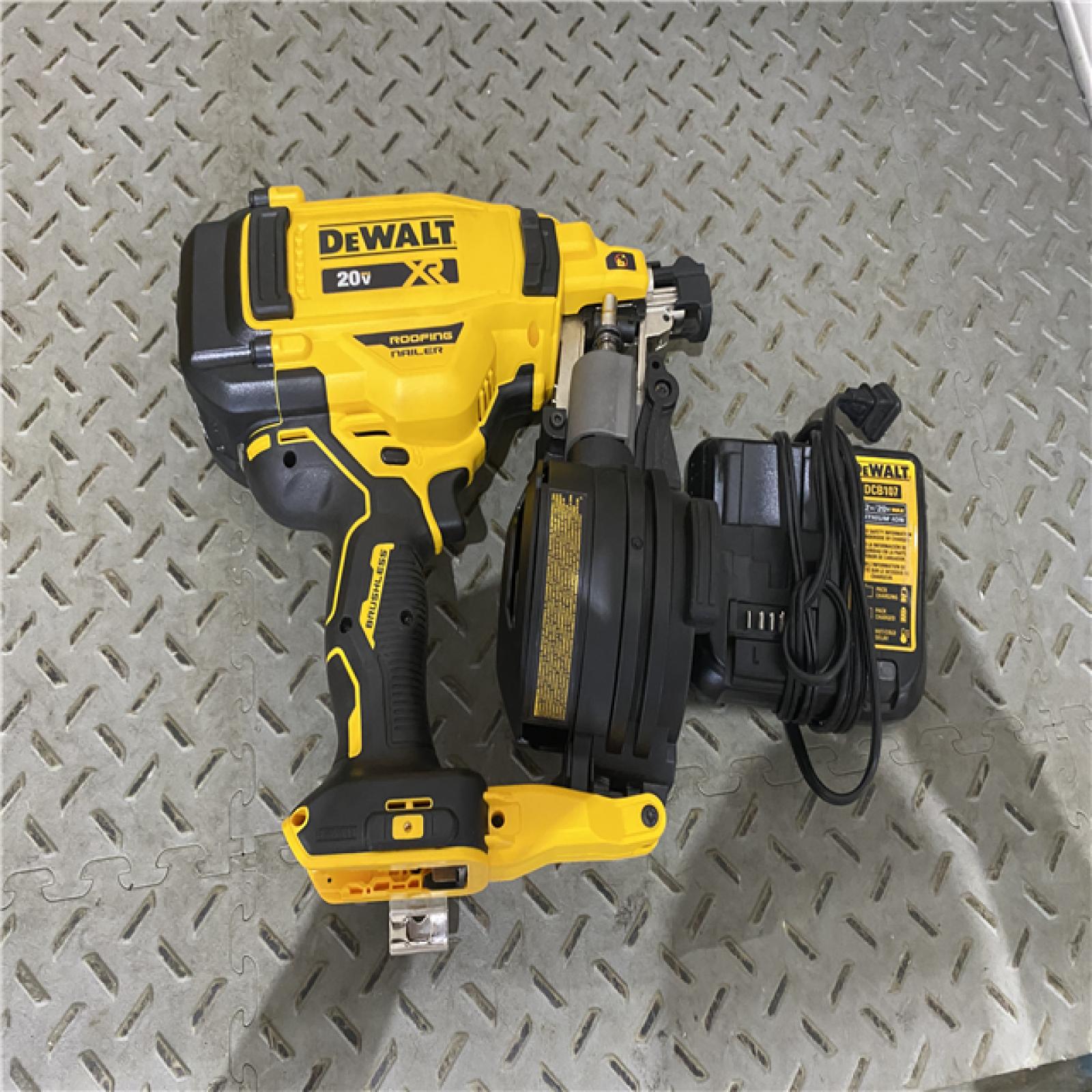 Houston location AS-IS DEWALT Stanley  Black & Decker 2007898 Roofing Nailer Cordless ONLY CHARGER NO BATTERY