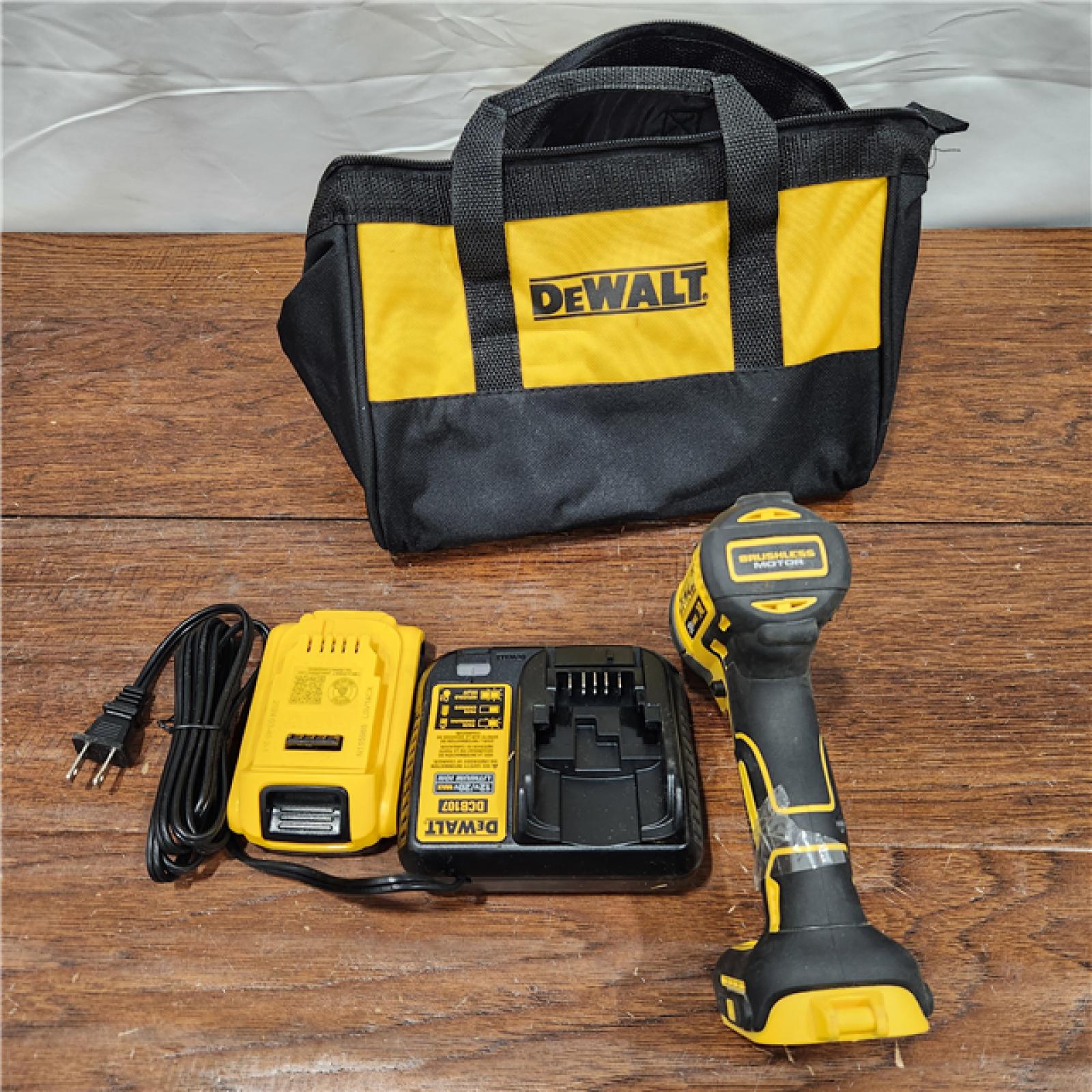 AS-IS DeWalt DCF887P1 18V XR Bushless Impact Dive (1 X 5.0AH Battey)