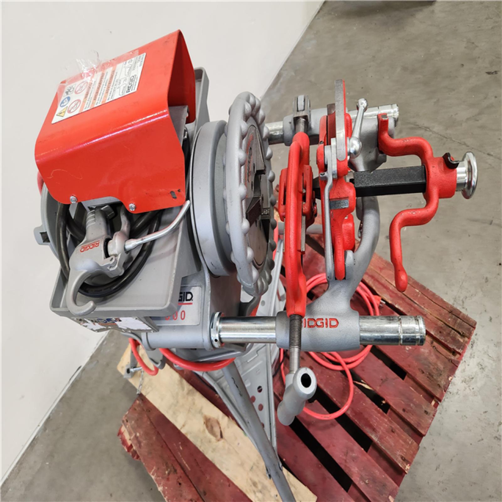 Phoenix Location Good Condition RIDGID Portable Pipe Threading Machine: 300, For 1/8 in to 2 in Pipe, 1/2 hp, Manual Chuck, 1 Speed(Missing 2 Pins)