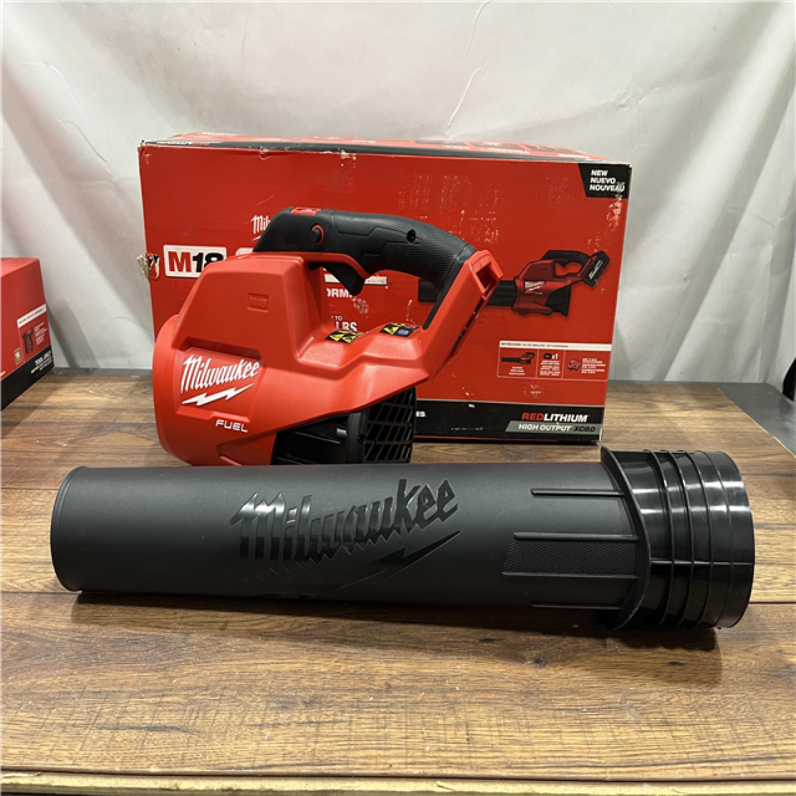 AS-IS Milwaukee M18 FUEL 120 MPH 450 CFM 18V Lithium-Ion Brushless Cordless Handheld Blower Kit ( BLOWER ONLY )