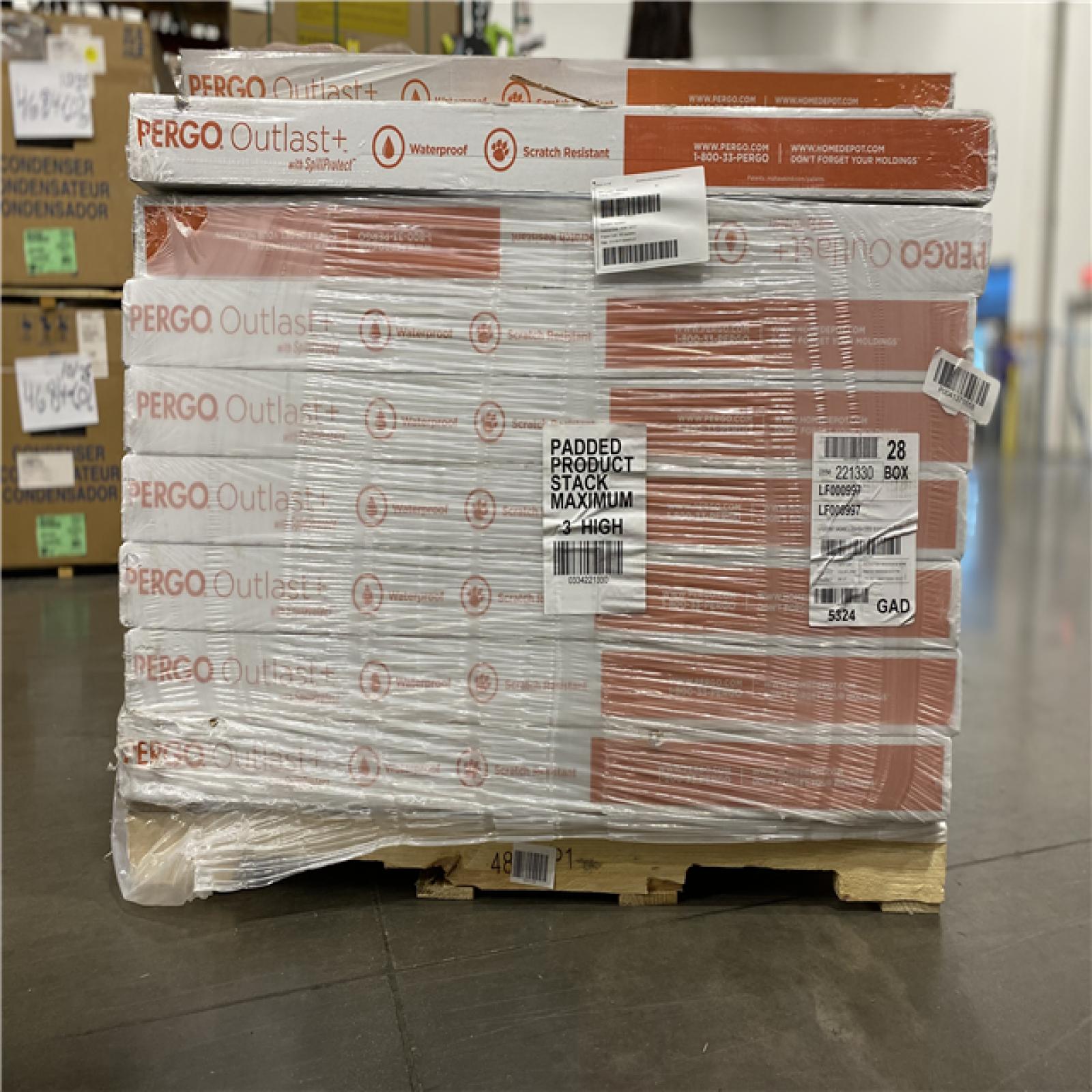 DALLAS LOCATION - Pergo Outlast+ Soft Oak Glazed 12 mm T x 7.4 in. W Waterproof Laminate Wood Flooring (19.6 sqft/case)  -PALLET  (35 UNITS )