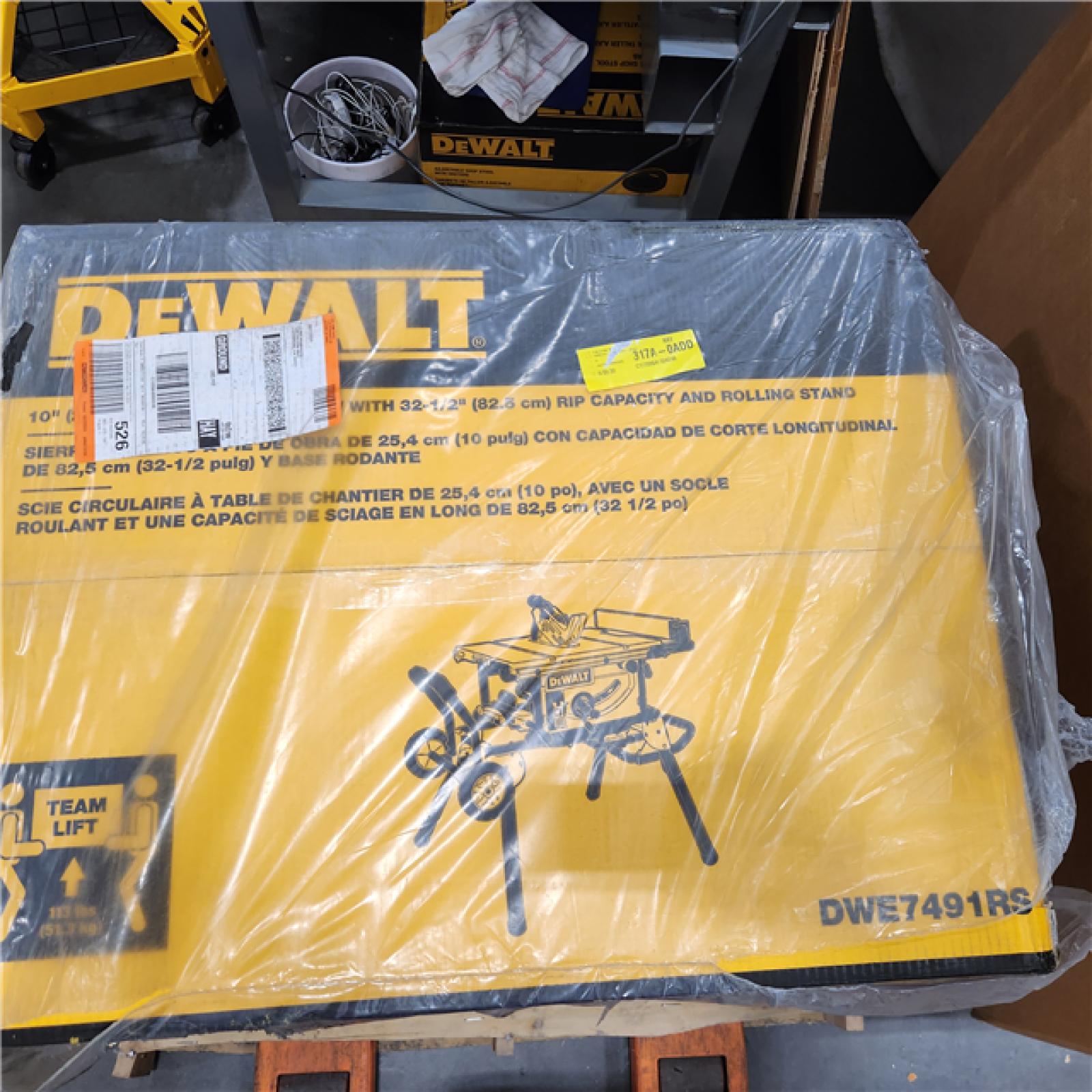 NEW DEWALT 15 Amp Corded 10 in. Job Site Table Saw with Rolling Stand ( APPEAR A NEW CONDITION)