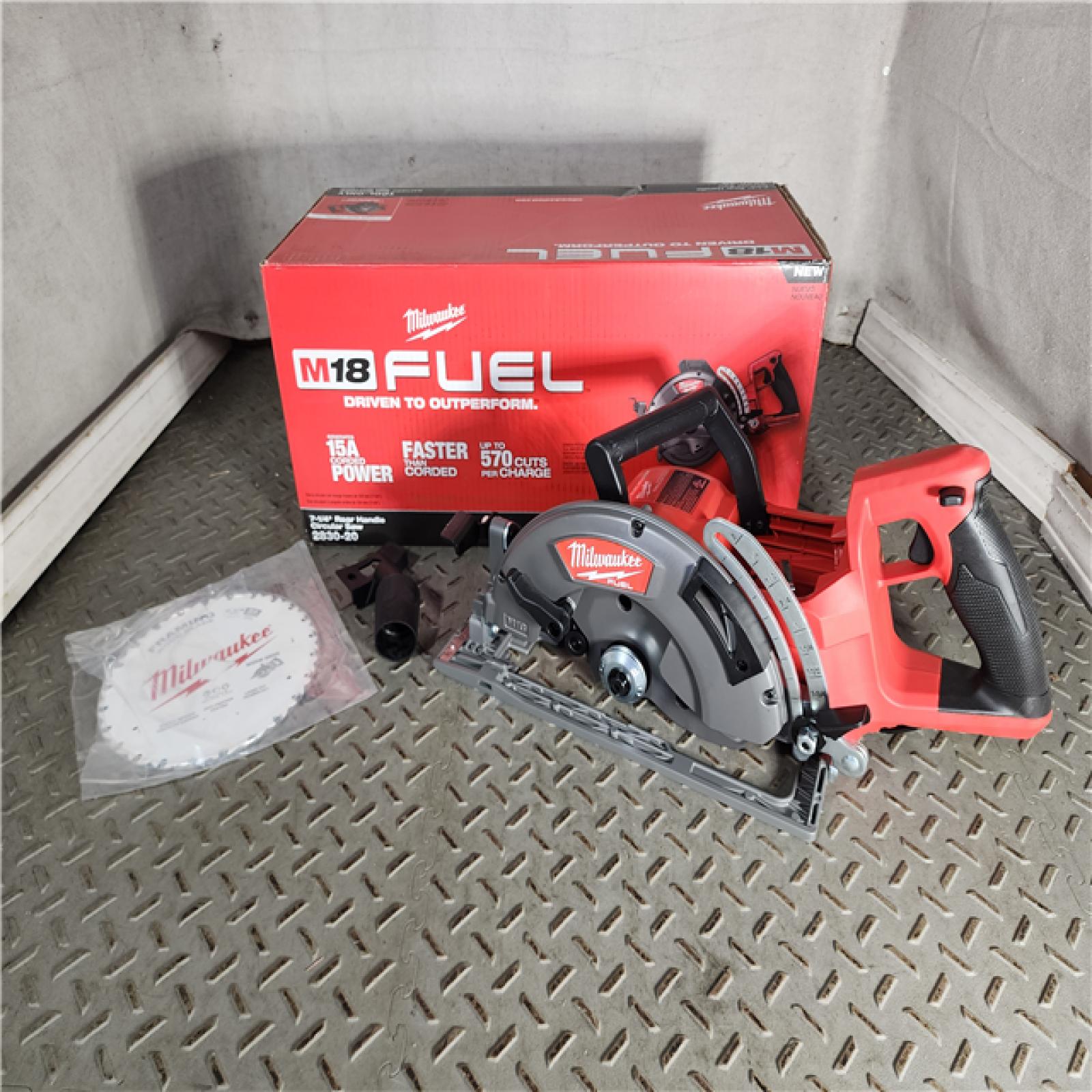 HOUSTON LOCATION - AS-IS (APPEARS LIKE NEW) Milwaukee 2830-20 Rear Handle Circular Saw M18 FUEL 7-1/4  Cordless Brushless Tool Only