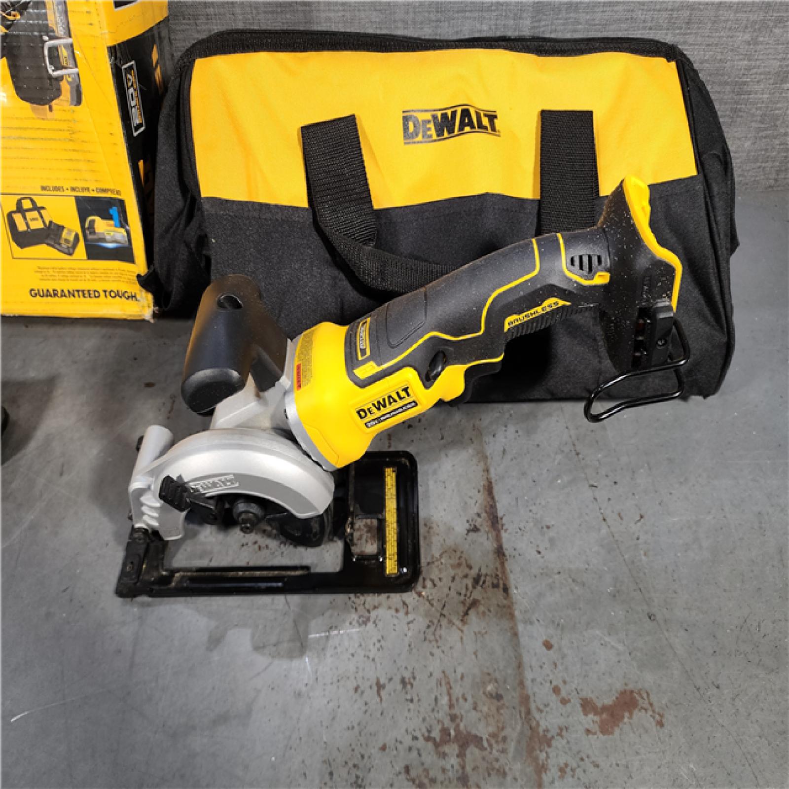 HOUSTON LOCATION - AS-IS DeWalt 20V MAX ATOMIC with POWERSTACK 4-1/2 in. Cordless Brushless Circular Saw Kit (Battery & Charger)