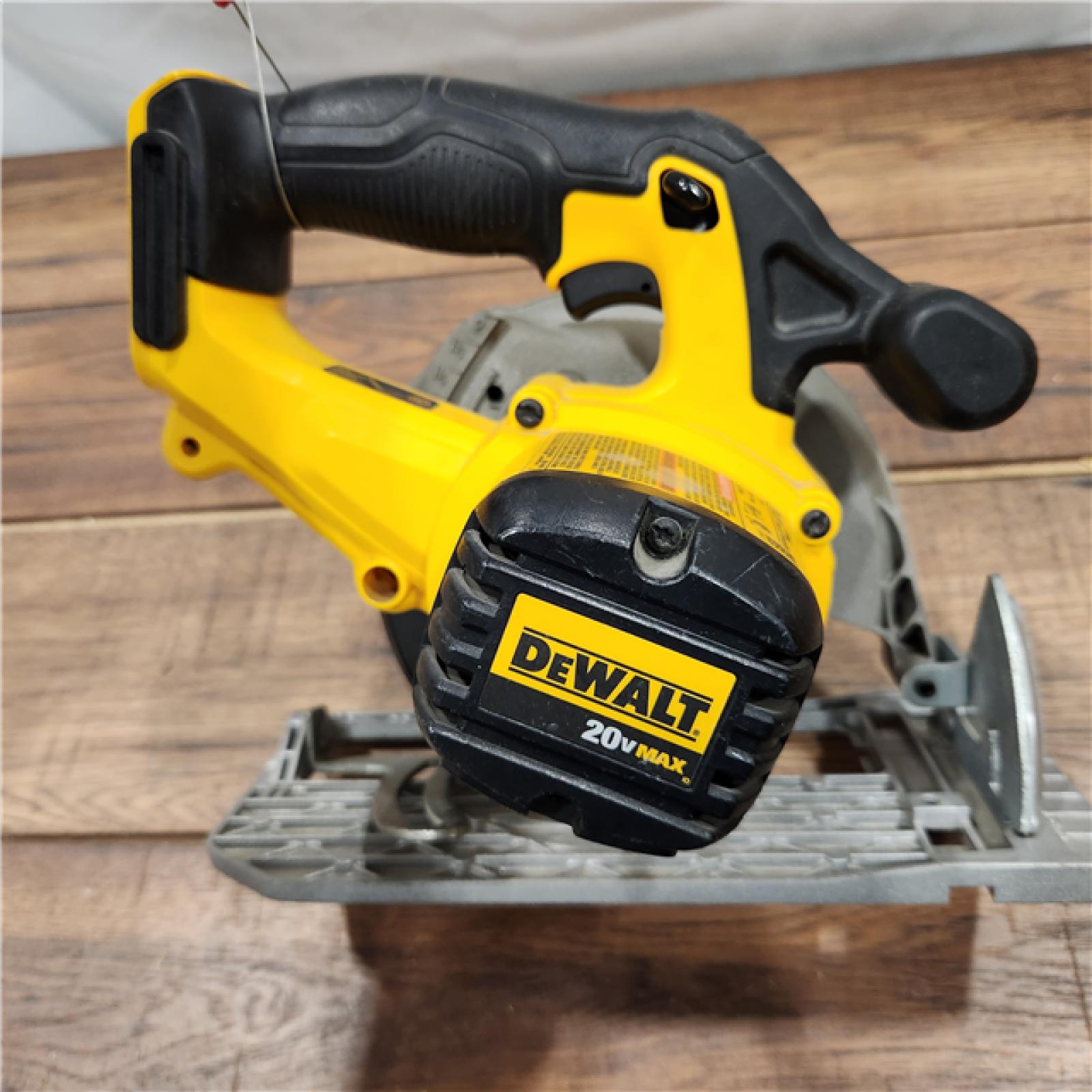 AS-IS DeWALT Flexvolt Max 7-1/4  60V Brushless Circular Saw DCS578B (Bare Tool)