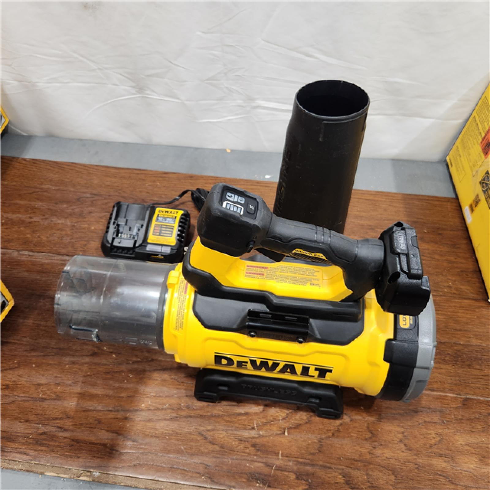 AS-IS FLEXVOLT 60V MAX 160 MPH 760 CFM Brushless Cordless  and Charger