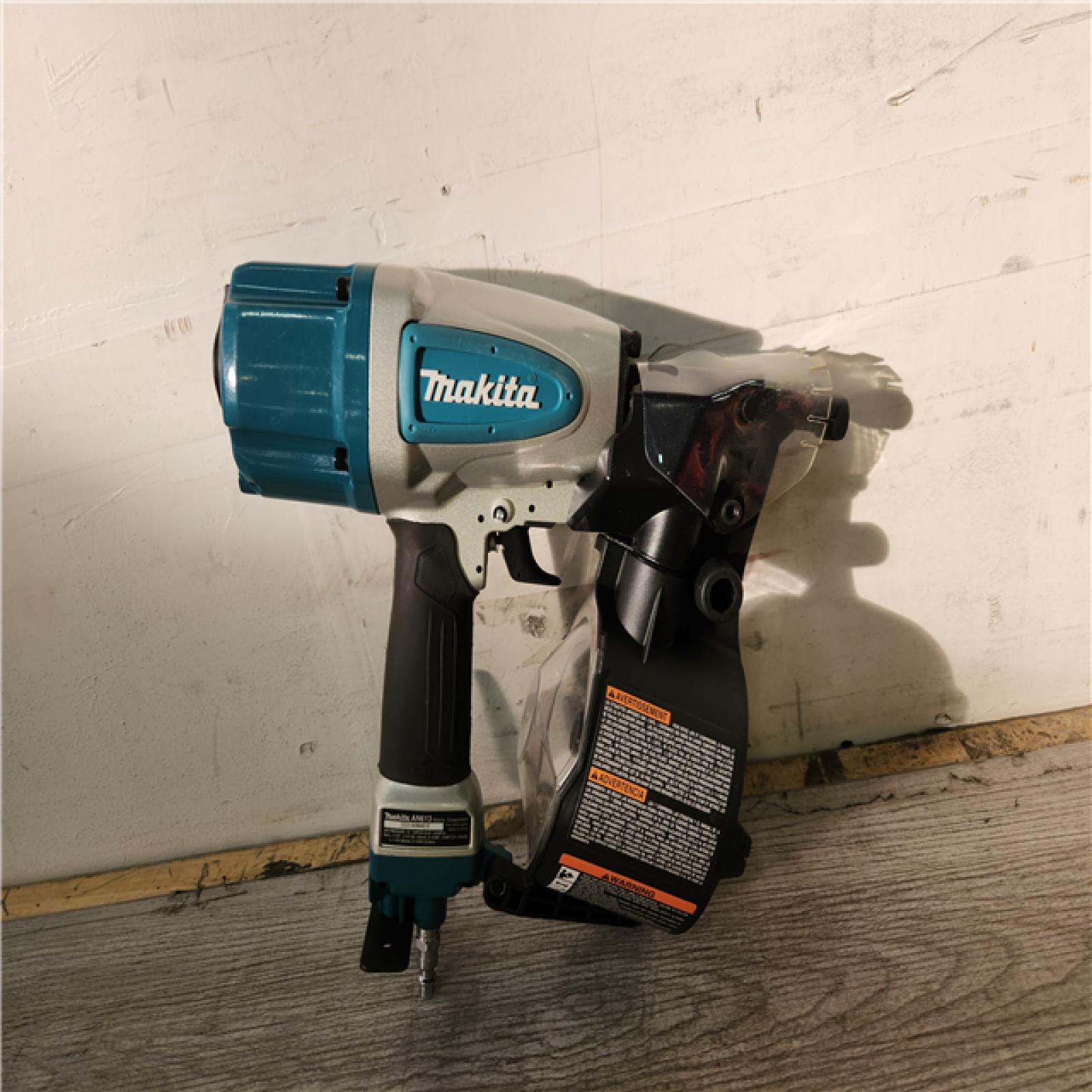 Phoenix Location Makita Pneumatic 2-1/2 in. 15° Siding Coil Nailer