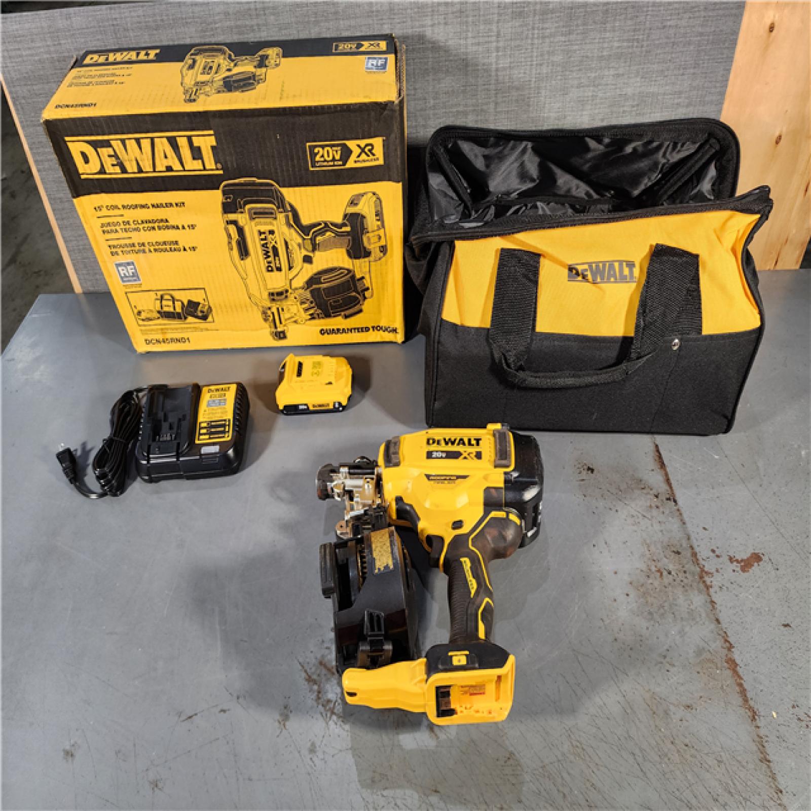 HOUSTON LOCATION - AS-IS DEWALT 2007898 Roofing Nailer Cordless