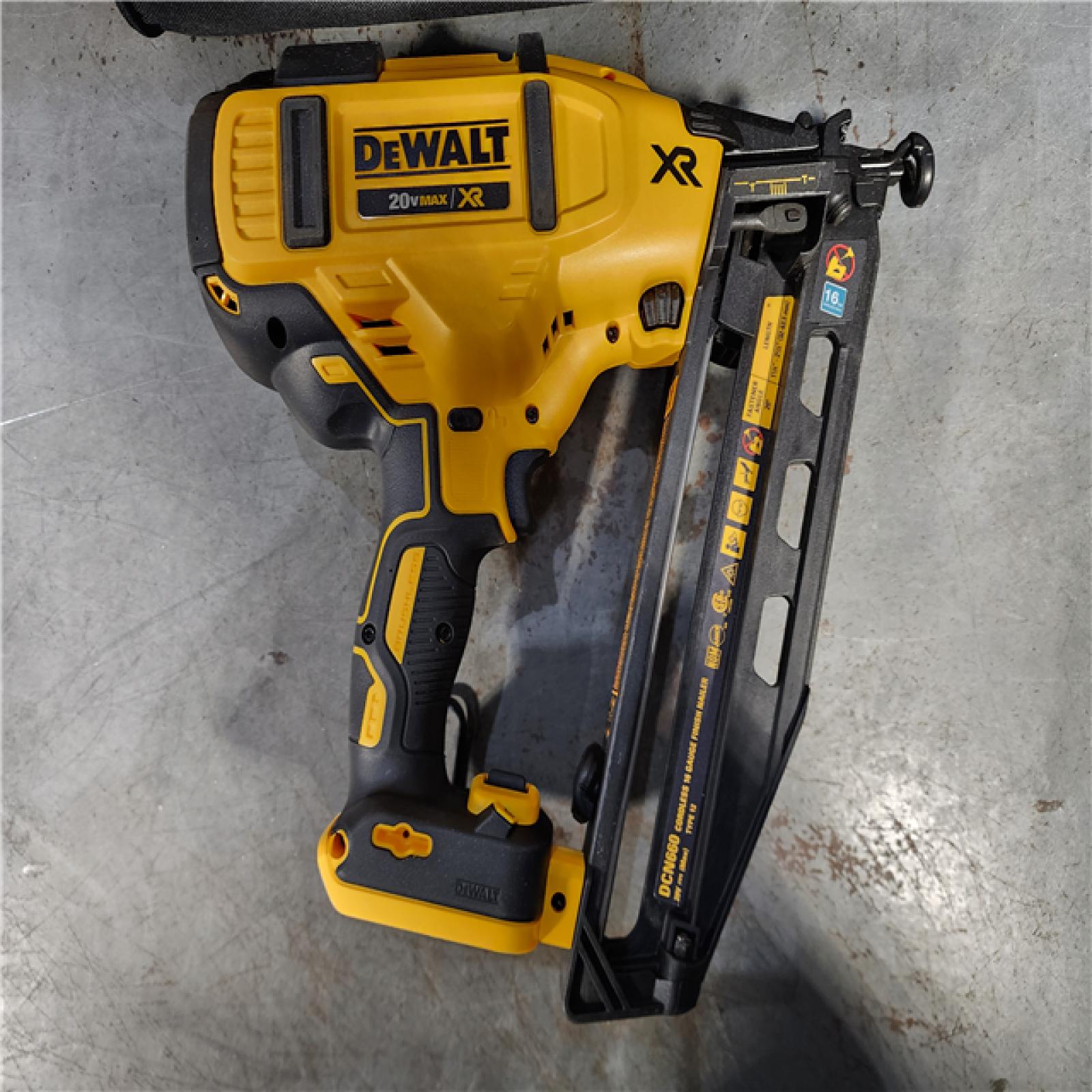 HOUSTON LOCATION - AS-IS DeWalt DCN660D1 20V 16 Gauge Cordless Angled Finish Nailer Kit W/ 2Ah Battery