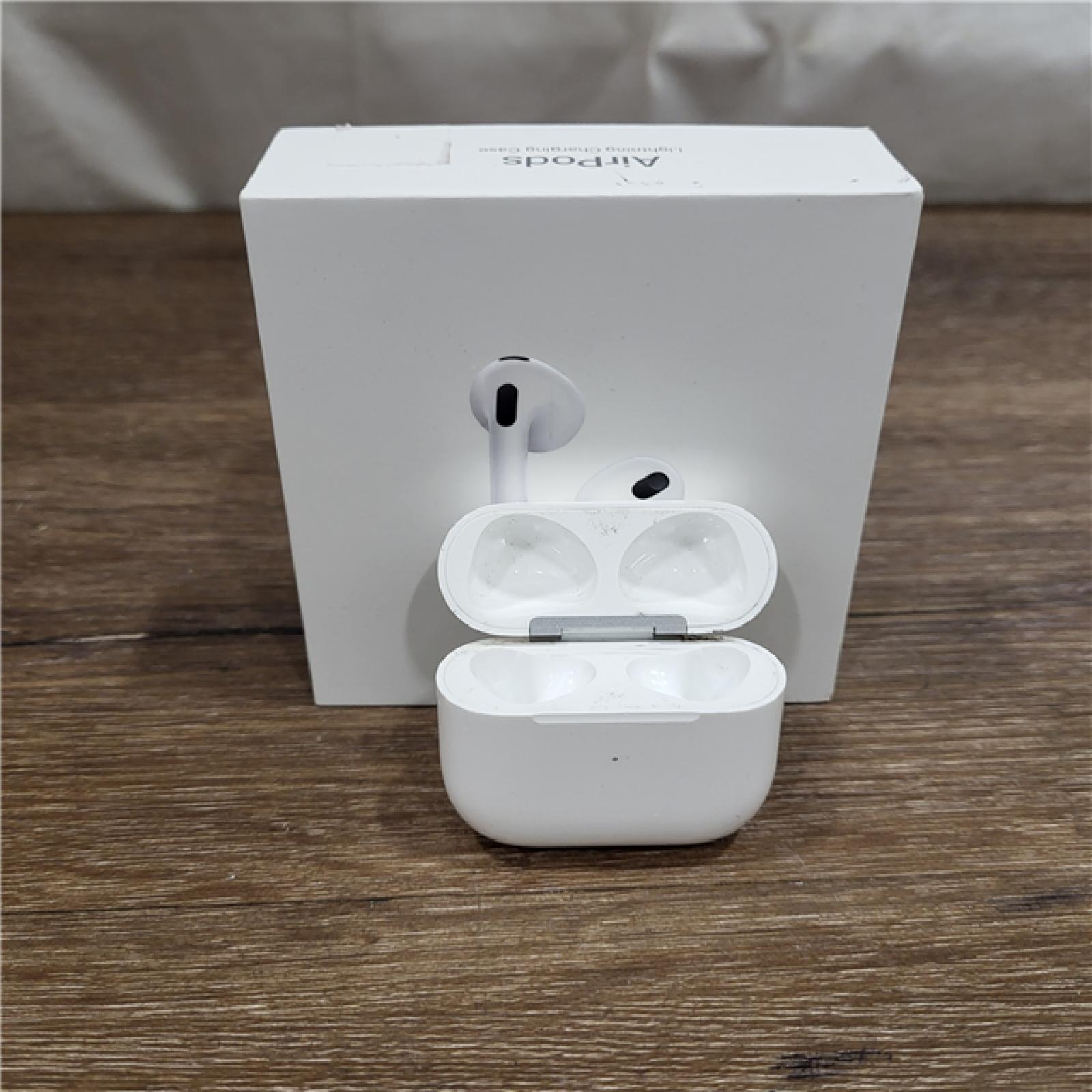 AS-IS Apple - AirPods (3rd generation) with Lightning Charging Case - White