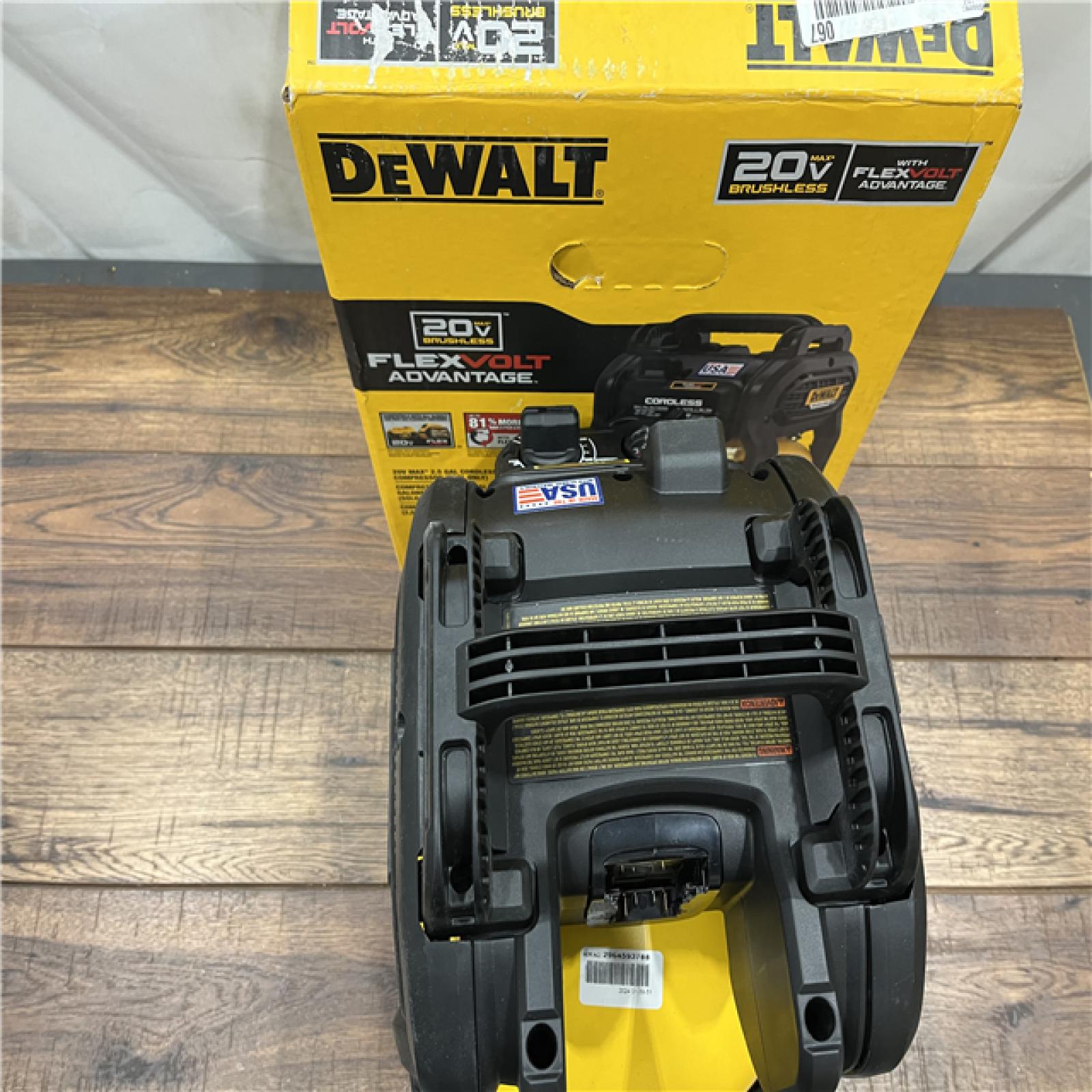 AS-IS DEWALT 20V MAX* 2-1/2 Gal. Brushless Cordless Air Compressor