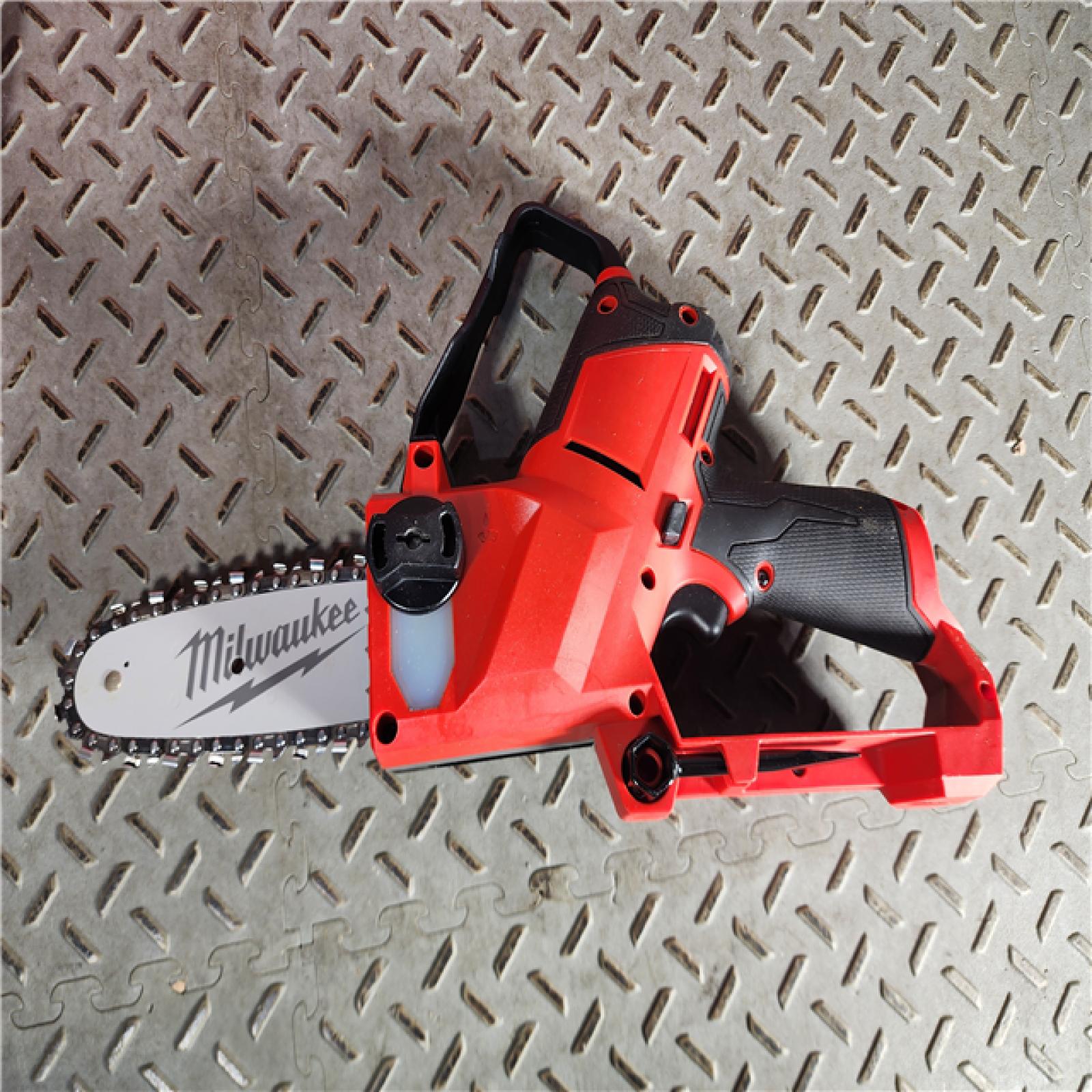 HOUSTON LOCATION - AS-IS Milwaukee-2527-21 M12 FUEL HATCHET 6in. Pruning Saw Kit