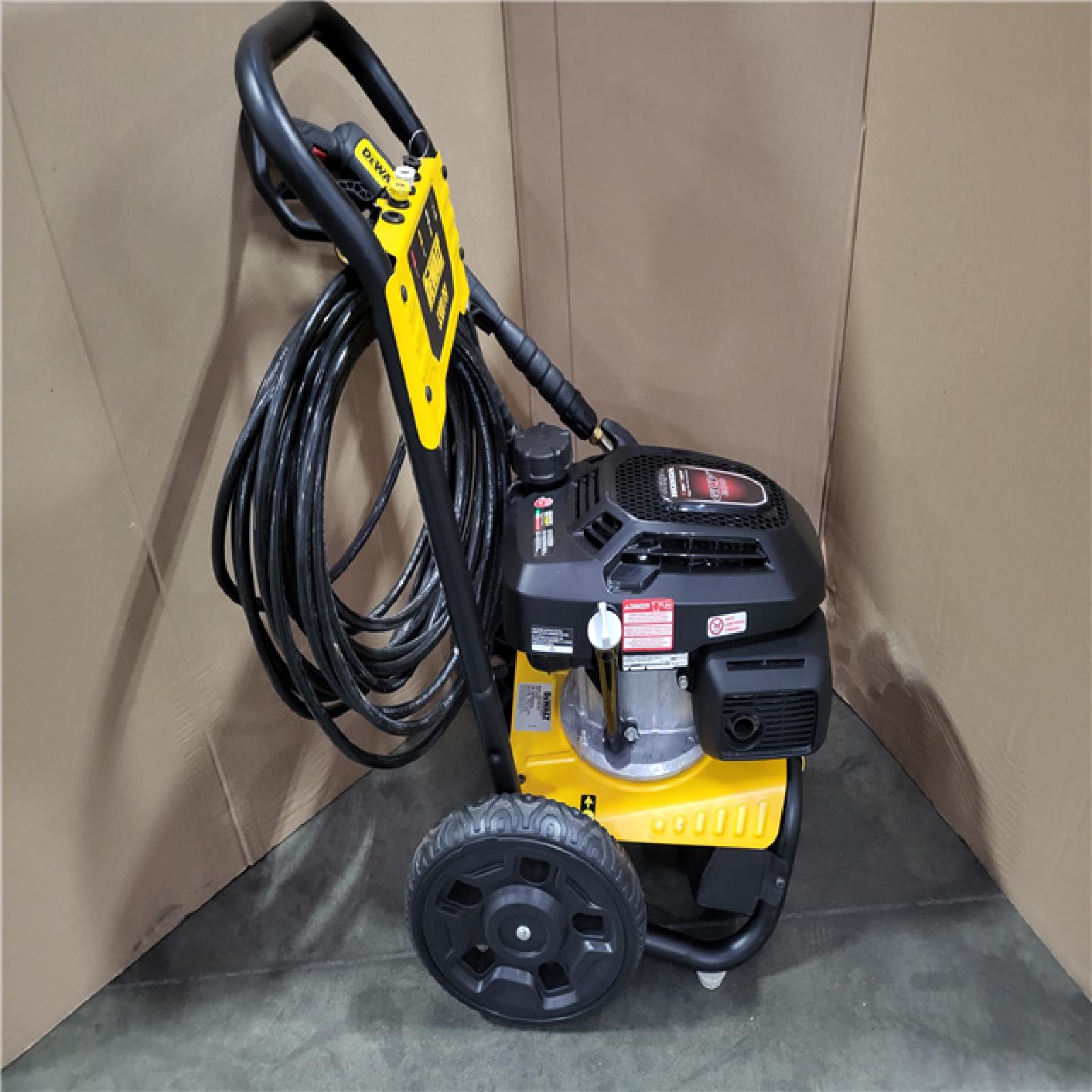 CALIFORNIA AS-IS DEWALT HIGH PERFORMANCE EASY START HONDA GVC 200 3300 PSI GAS PRESSURE WASHER