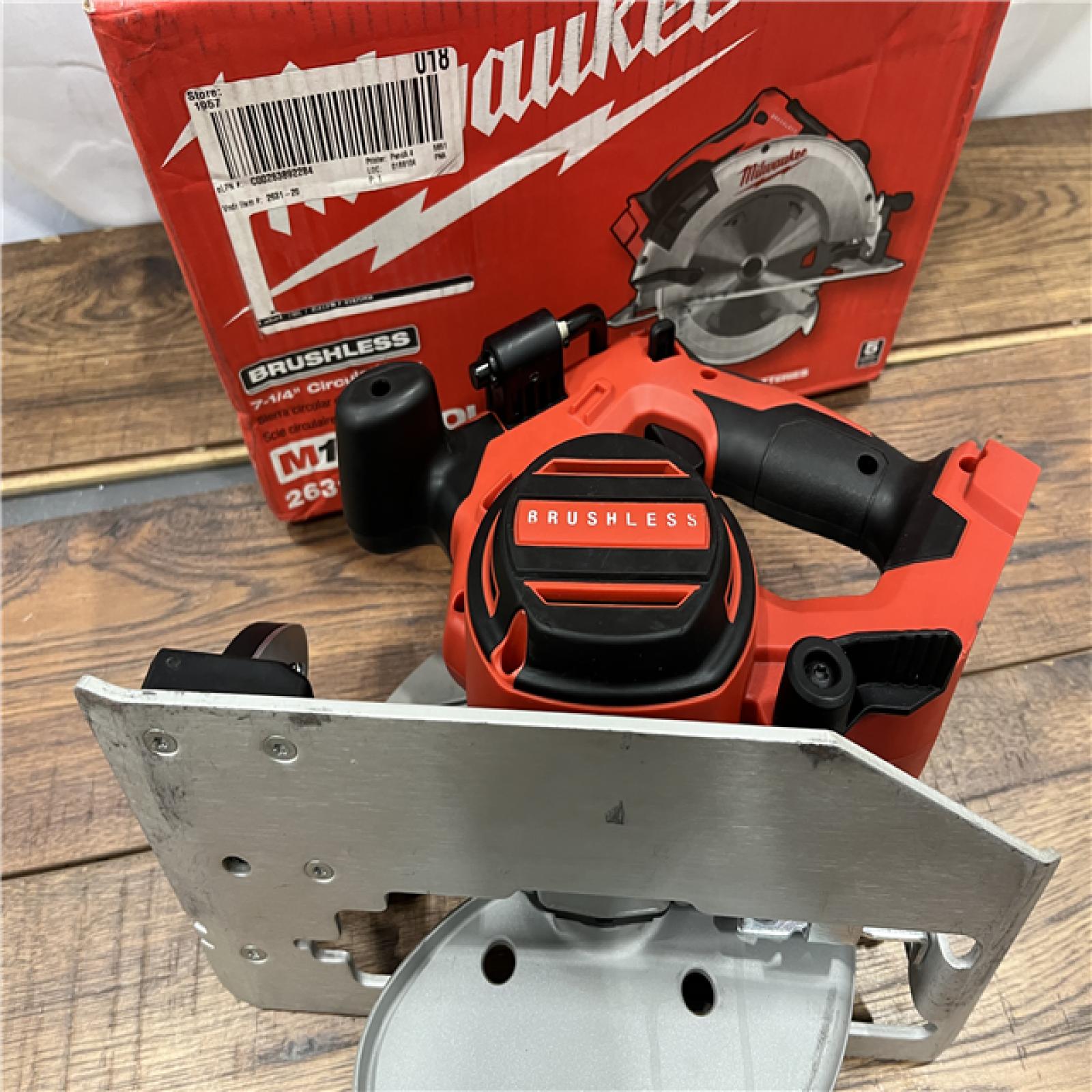 AS-IS Milwaukee M18 7-1/4  18V Brushless Circular Saw 2631-20 (Bare Tool)