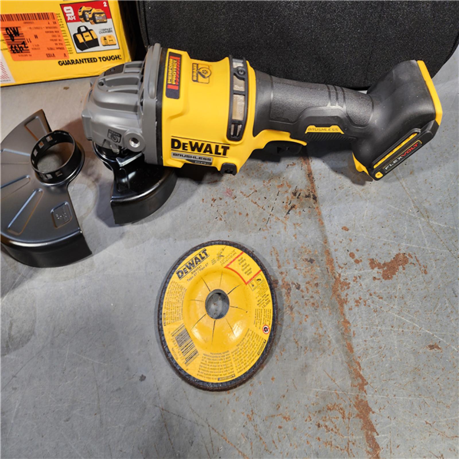 HOUSTON LOCATION - AS-IS (APPEARS LIKE NEW) DeWalt Flexvolt 60V Max Cordless Grinder  4.5 in; 6 in  Kit  1 KT (115-DCG418X2)