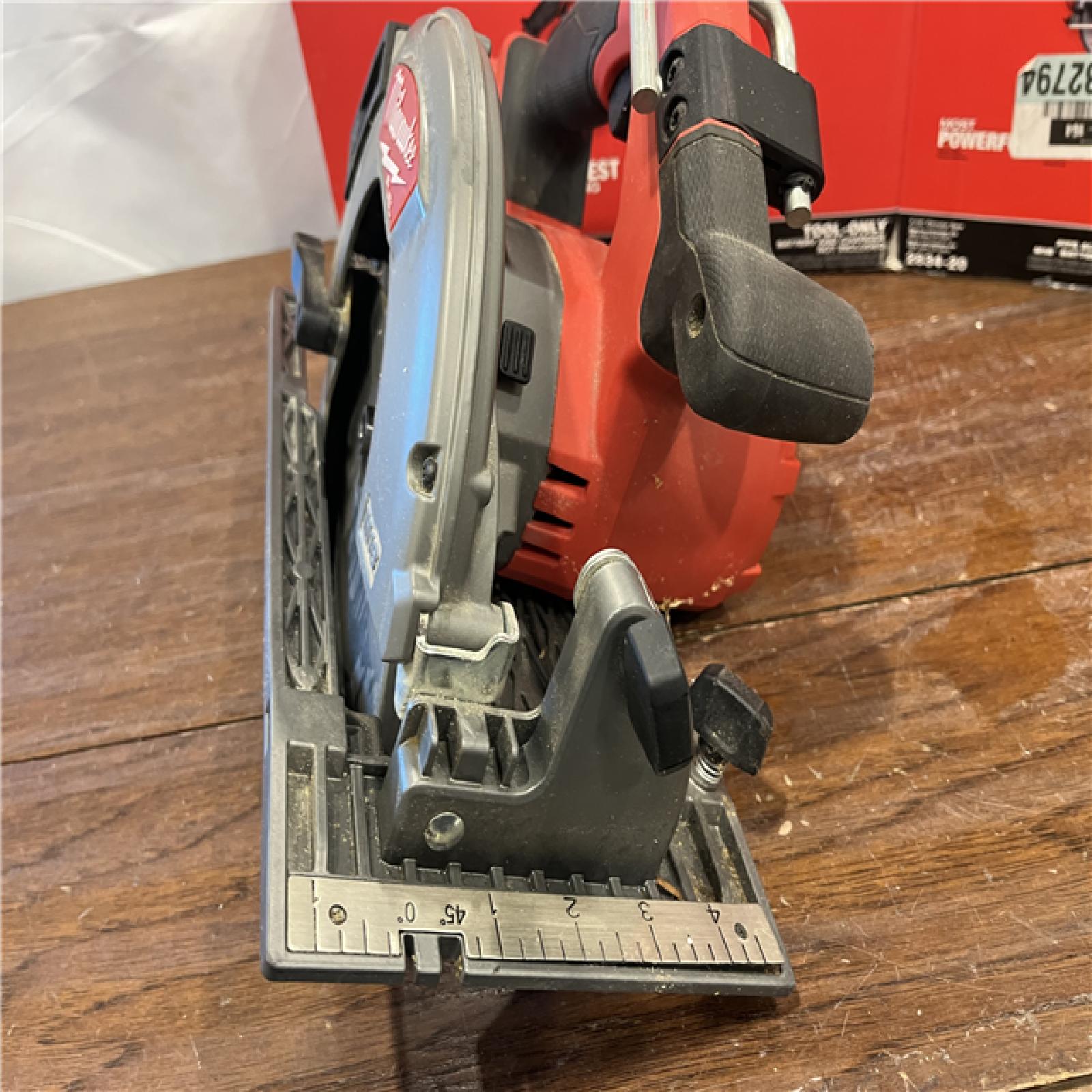 AS-ISMilwaukee M18 FUEL 18V Lithium-Ion Brushless Cordless 7-1/4 in. Circular Saw (Tool-Only)