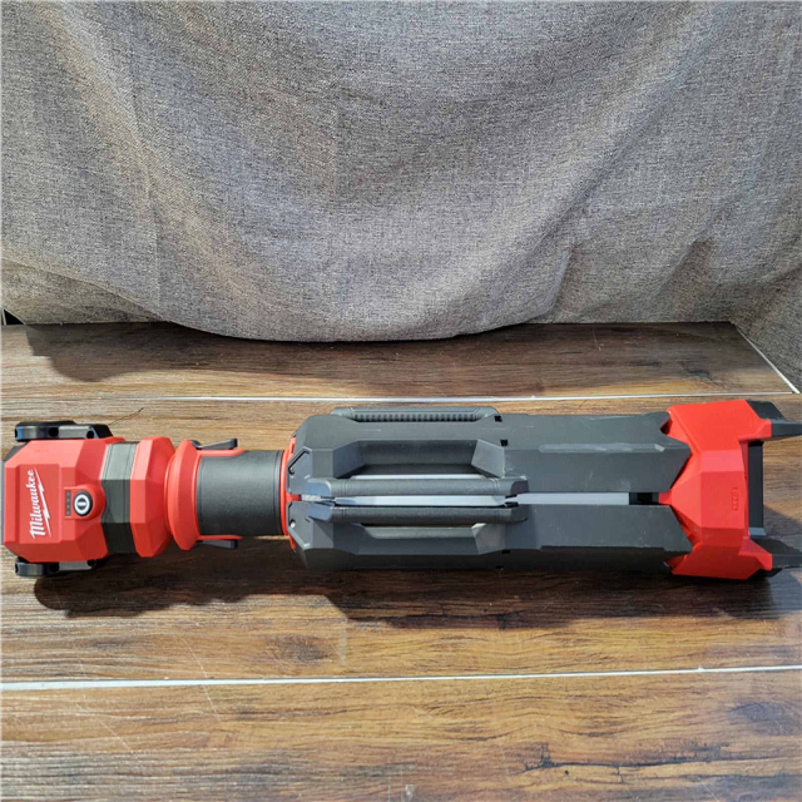 CALIFORNIA AS-IS MILWAUKEE M12 ROCKET DUAL POWER TOWER LIGHT(BATTERY INCLUDED)