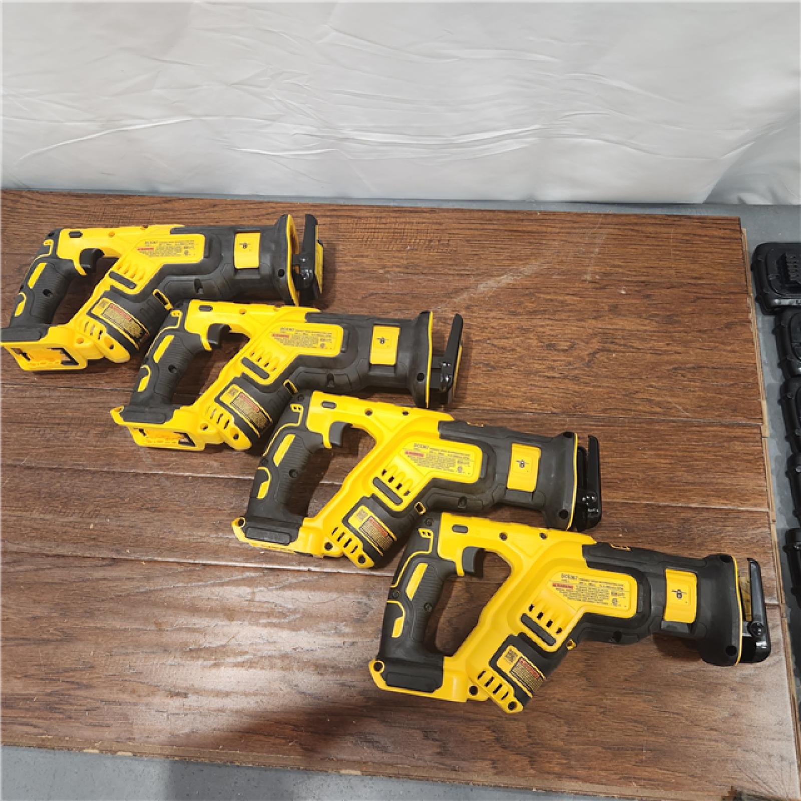 NEW 20-Volt MAX XR Lithium-Ion Cordless Brushless Compact Reciprocating Saw (Tool-Only) (4UNIT)