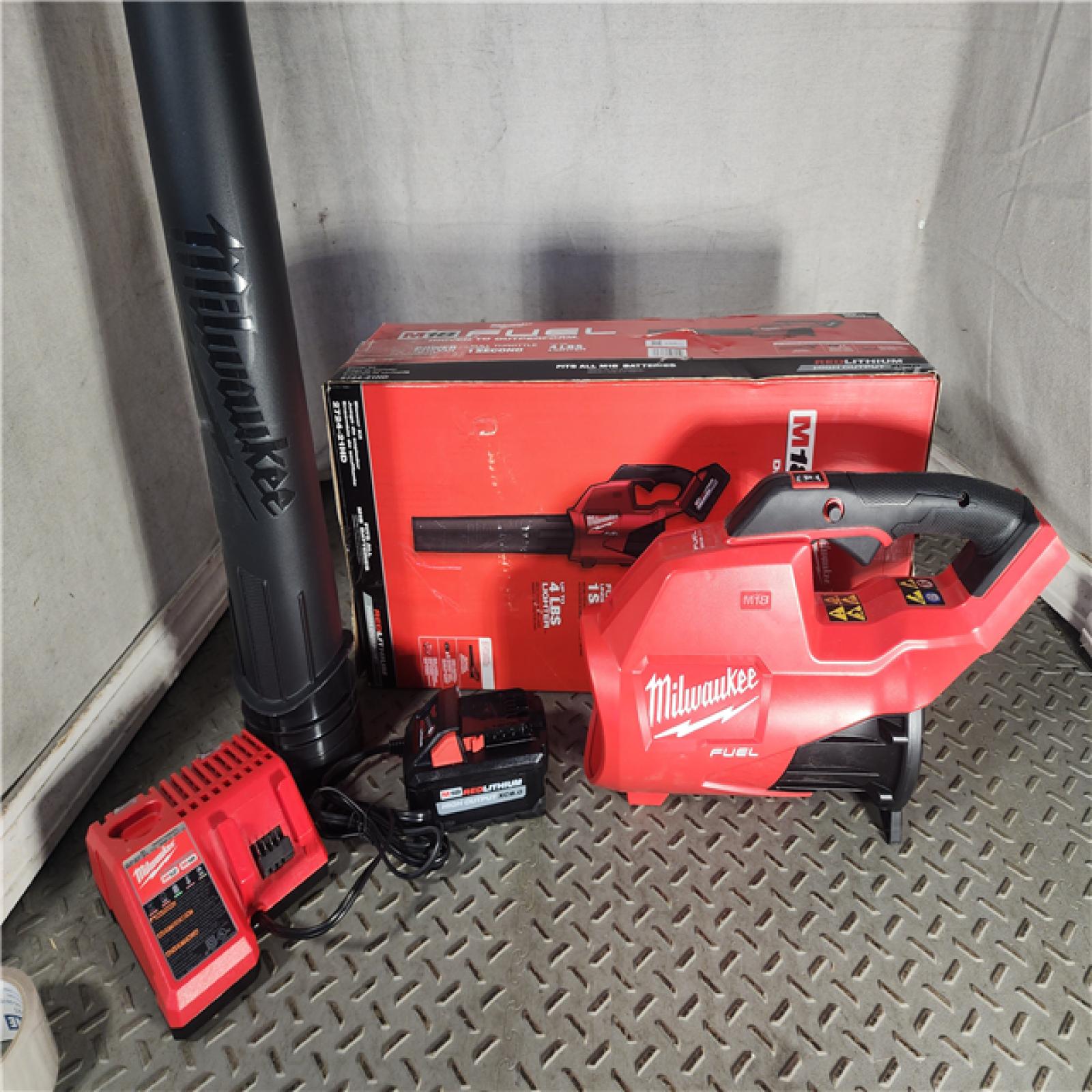 HOUSTON LOCATION - AS-IS M18 FUEL 120 MPH 450 CFM 18V Lithium-Ion Brushless Cordless Handheld Blower Kit with 8.0 Ah Battery, Rapid Charger