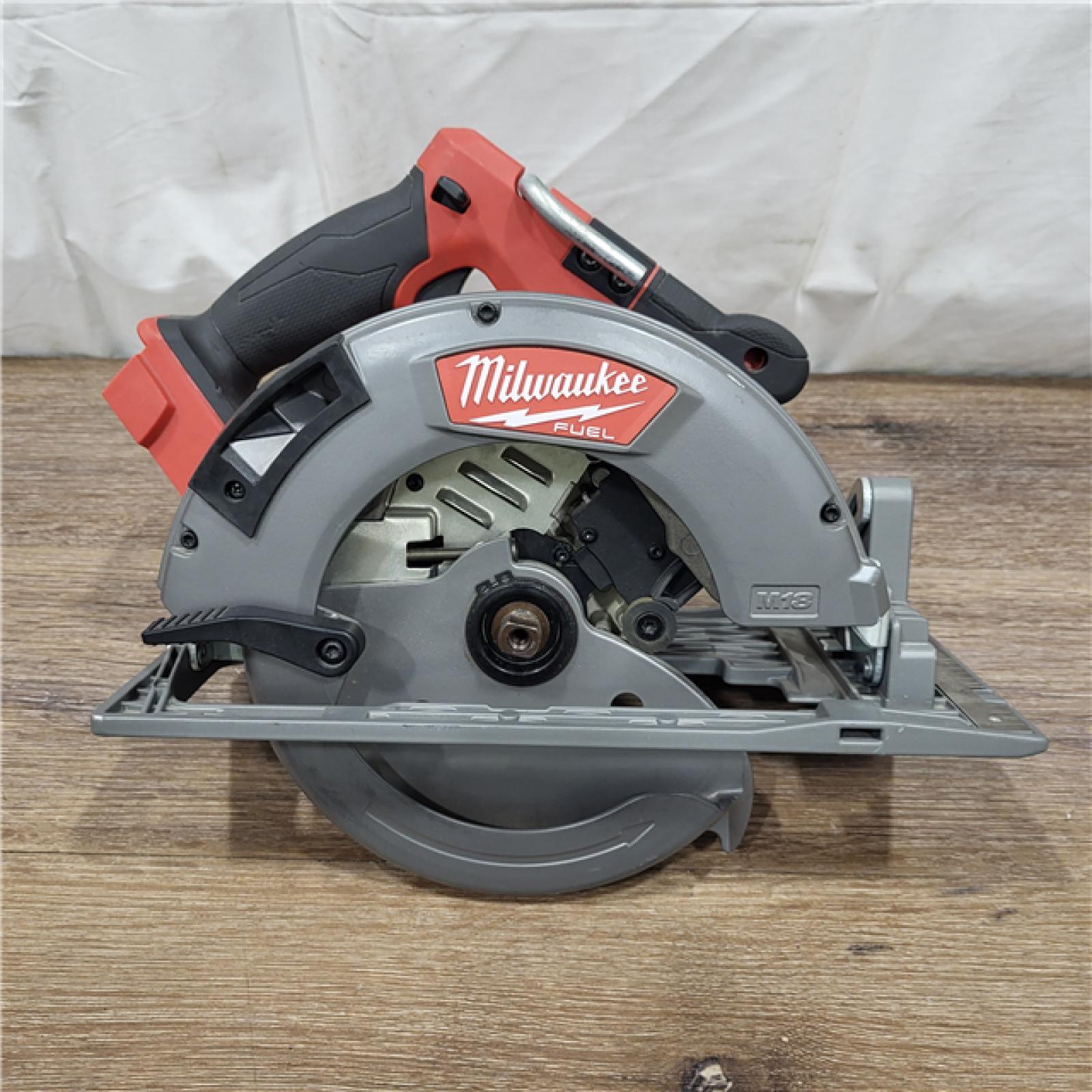 AS-IS M18 FUEL 18V Lithium-Ion Brushless Cordless 7-1/4 in. Circular Saw (Tool-Only)