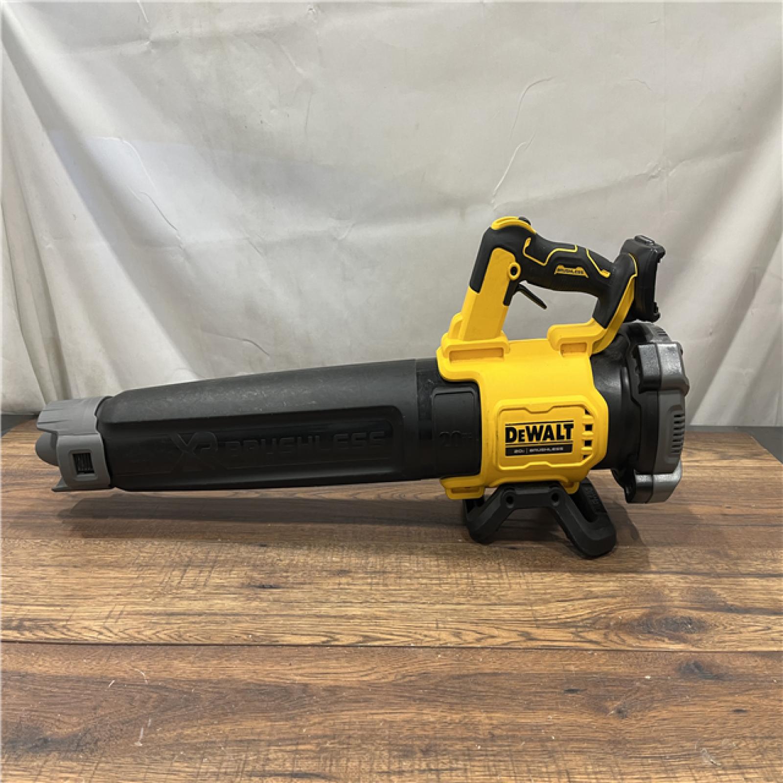 AS-IS DeWalt Brushless Cordless Battery Powered Handheld Leaf Blower KIT ( TOOL ONLY )